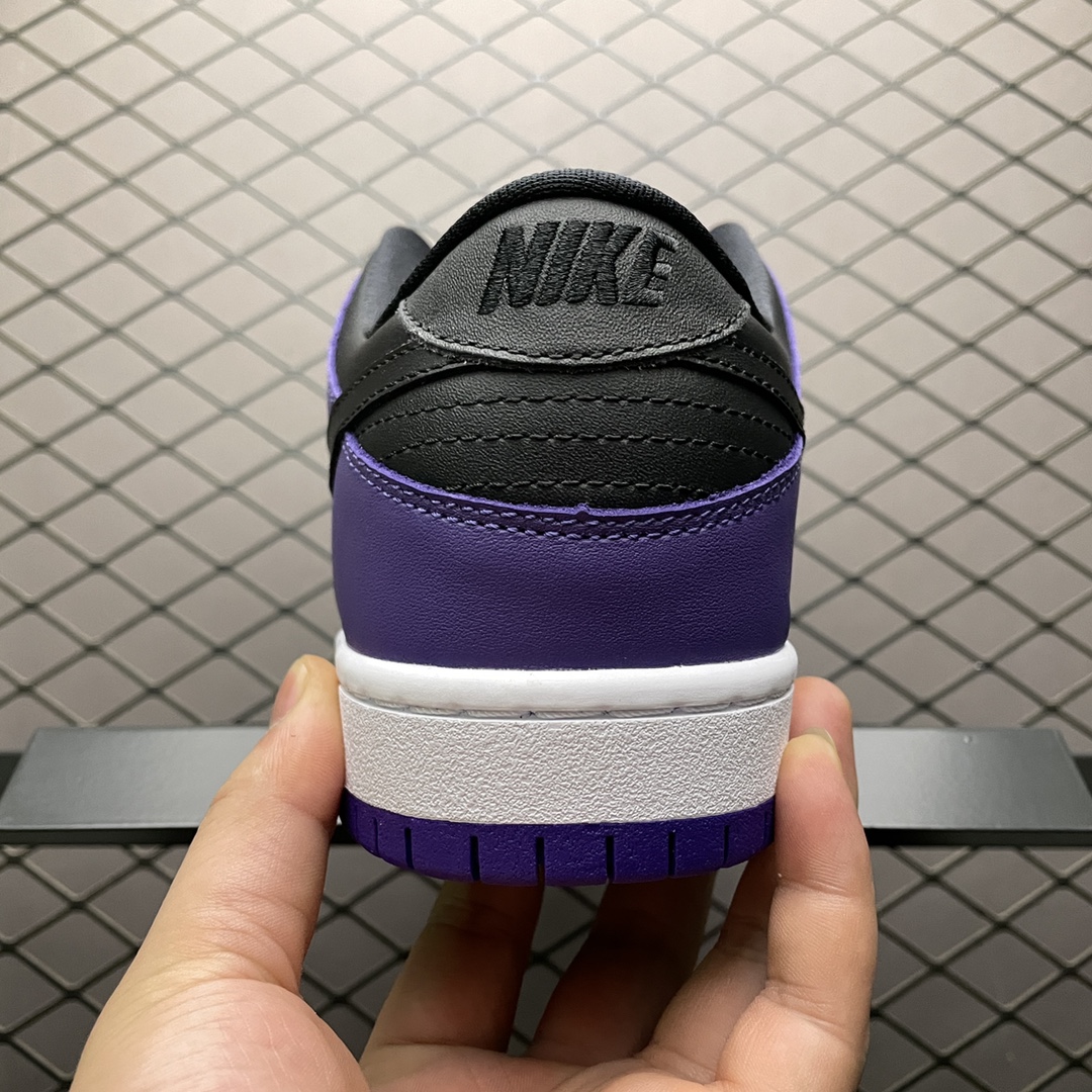 300 Nike SB Dunk Low ” Court Purple ” 黑紫 BQ6817-500 新版本出货 尺码：36 36.5 37.5 38 38.5 39 40 40.5 41 42 42.5 43 44 44.5 45 46 编号：35YTMMJ