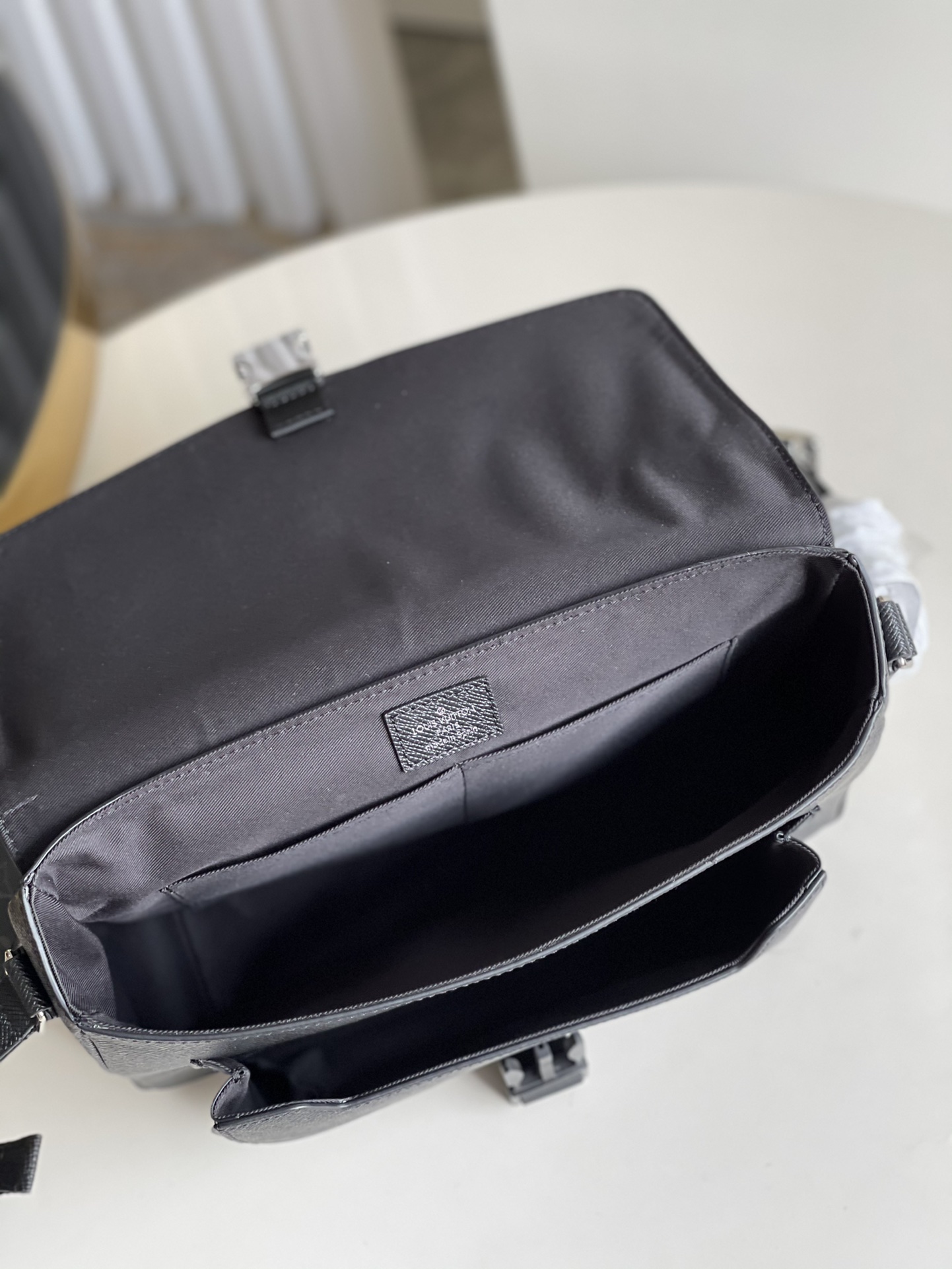 Louis Vuitton LV New Messenger K45 邮差包 M30746