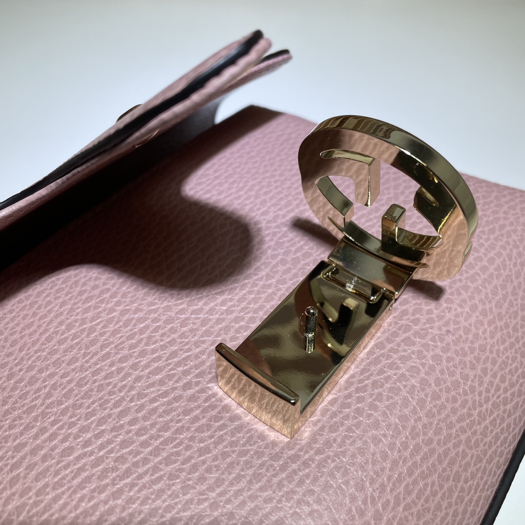 GUCCI古驰金属双G压扣小牛皮单肩斜跨包607720