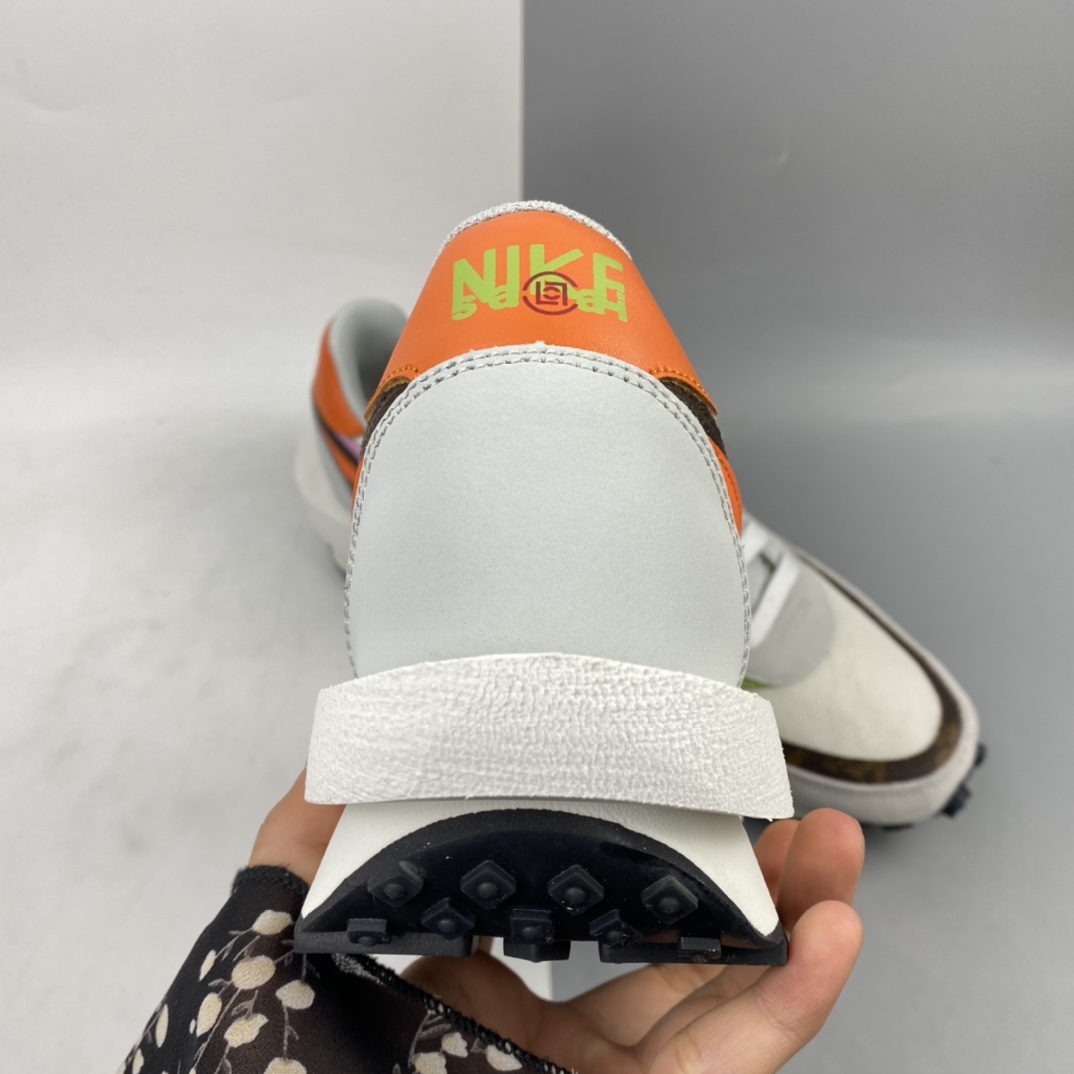 P190 Sacai x Nike LVD Waffle Daybreak 联名走秀款 网纱皮面拼接 双勾Swoosh跑步鞋 BV0076-002
