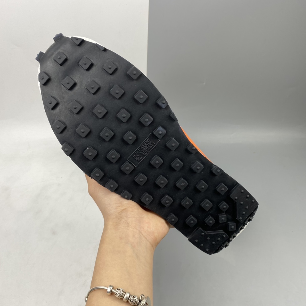 P190 Sacai x Nike LVD Waffle Daybreak 联名走秀款 网纱皮面拼接 双勾Swoosh跑步鞋 BV0076-002