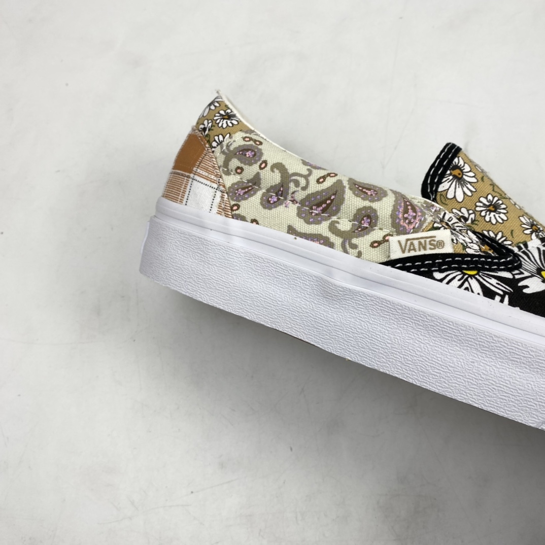 P150 Vans Slip On 复古限定白色腰果花 拼接不对称棋盘低帮板鞋 VN0A5A084201