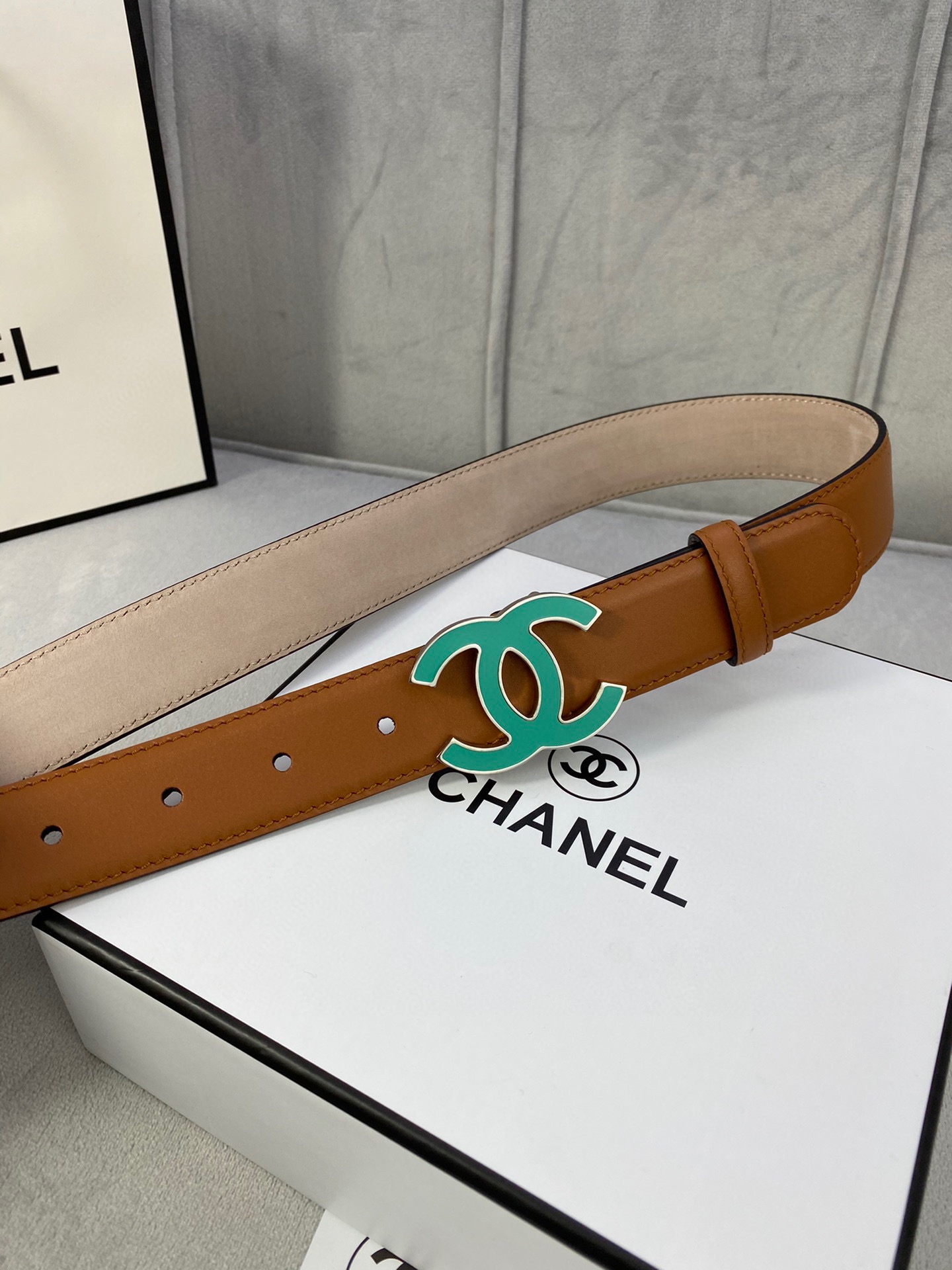  宽度3.0cm Chanel （香奈儿）女士经典款腰带皮带新款光滑内衬磨砂牛皮银色/精品磨胶钢扣