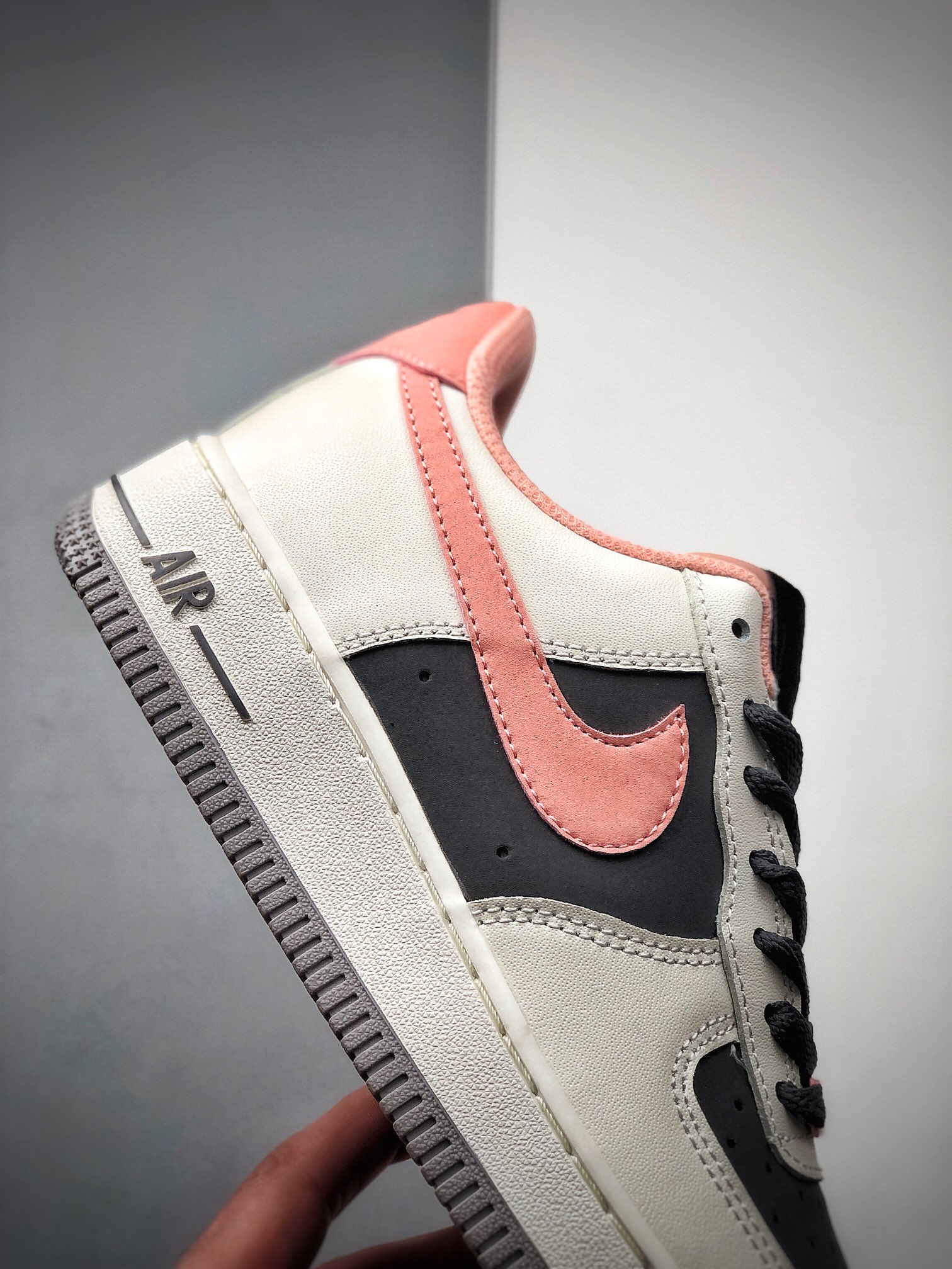 200 NIKE FORCE空军一号运动休闲板鞋 DD7209-108