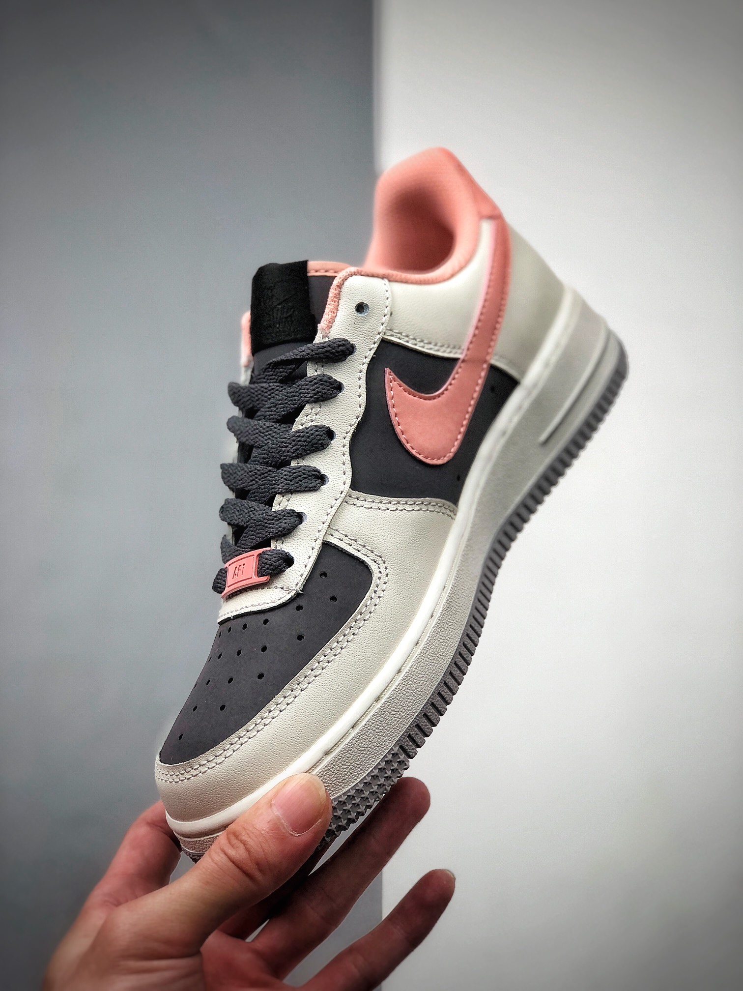 200 NIKE FORCE空军一号运动休闲板鞋 DD7209-108