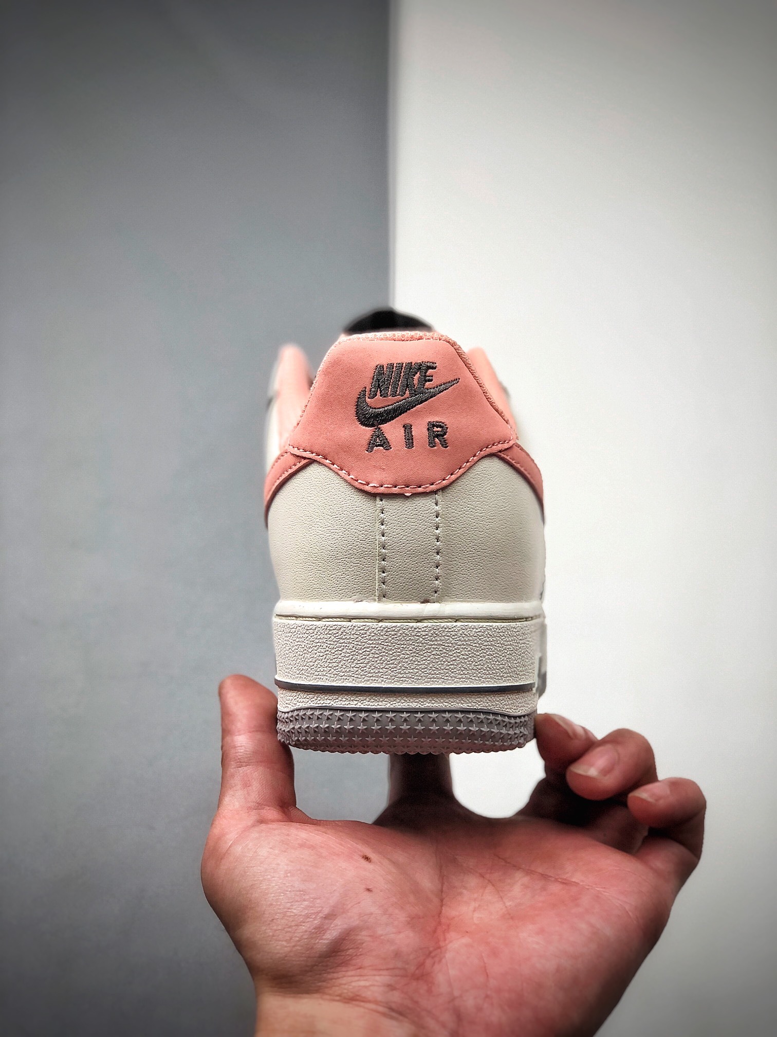 200 NIKE FORCE空军一号运动休闲板鞋 DD7209-108