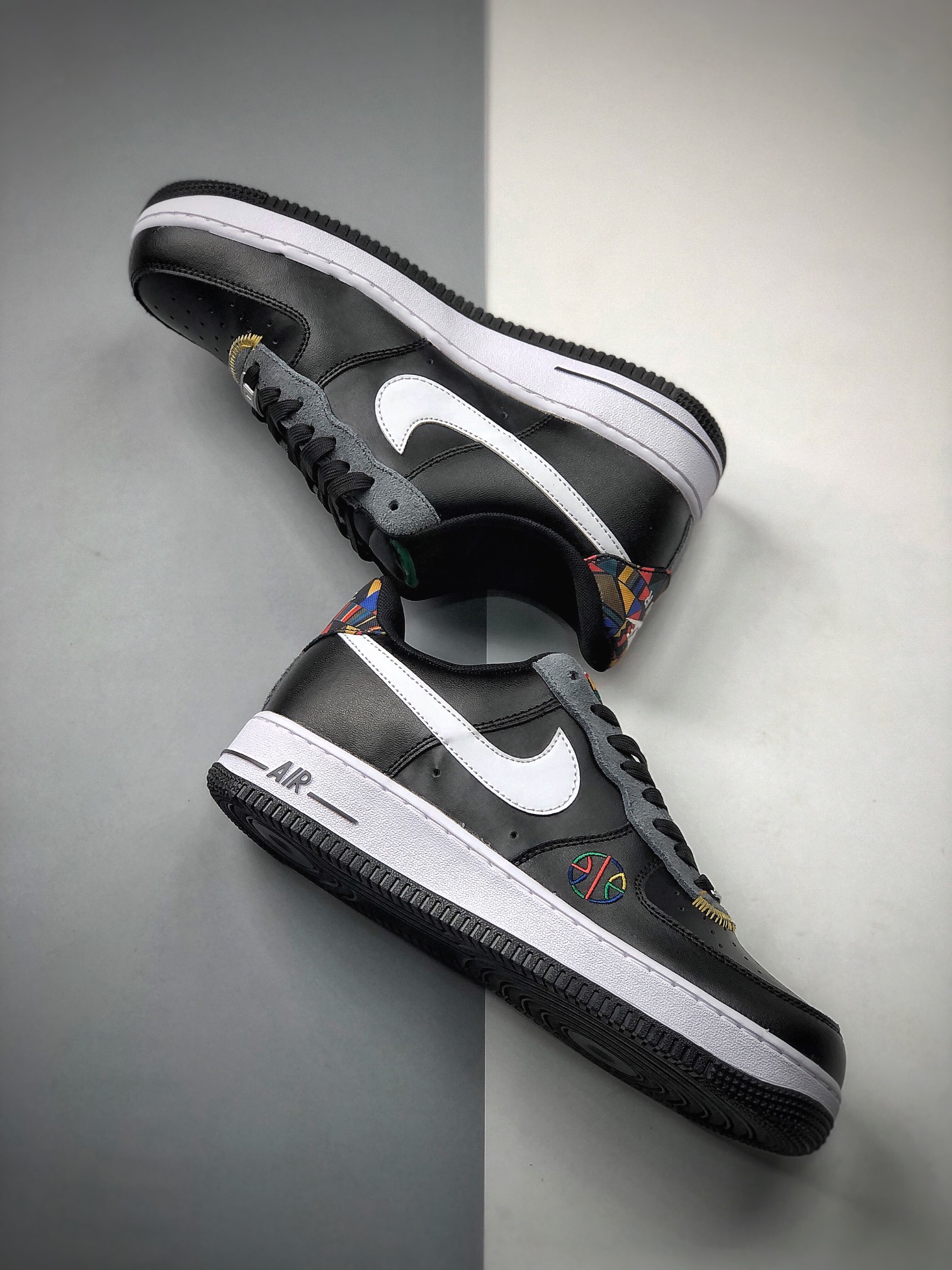 200 NIKE FORCE空军一号运动休闲板鞋 DC1483-100