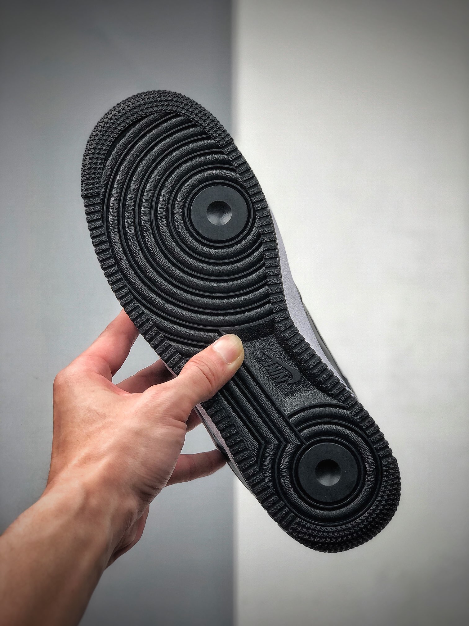 200 NIKE FORCE空军一号运动休闲板鞋 DC1483-100