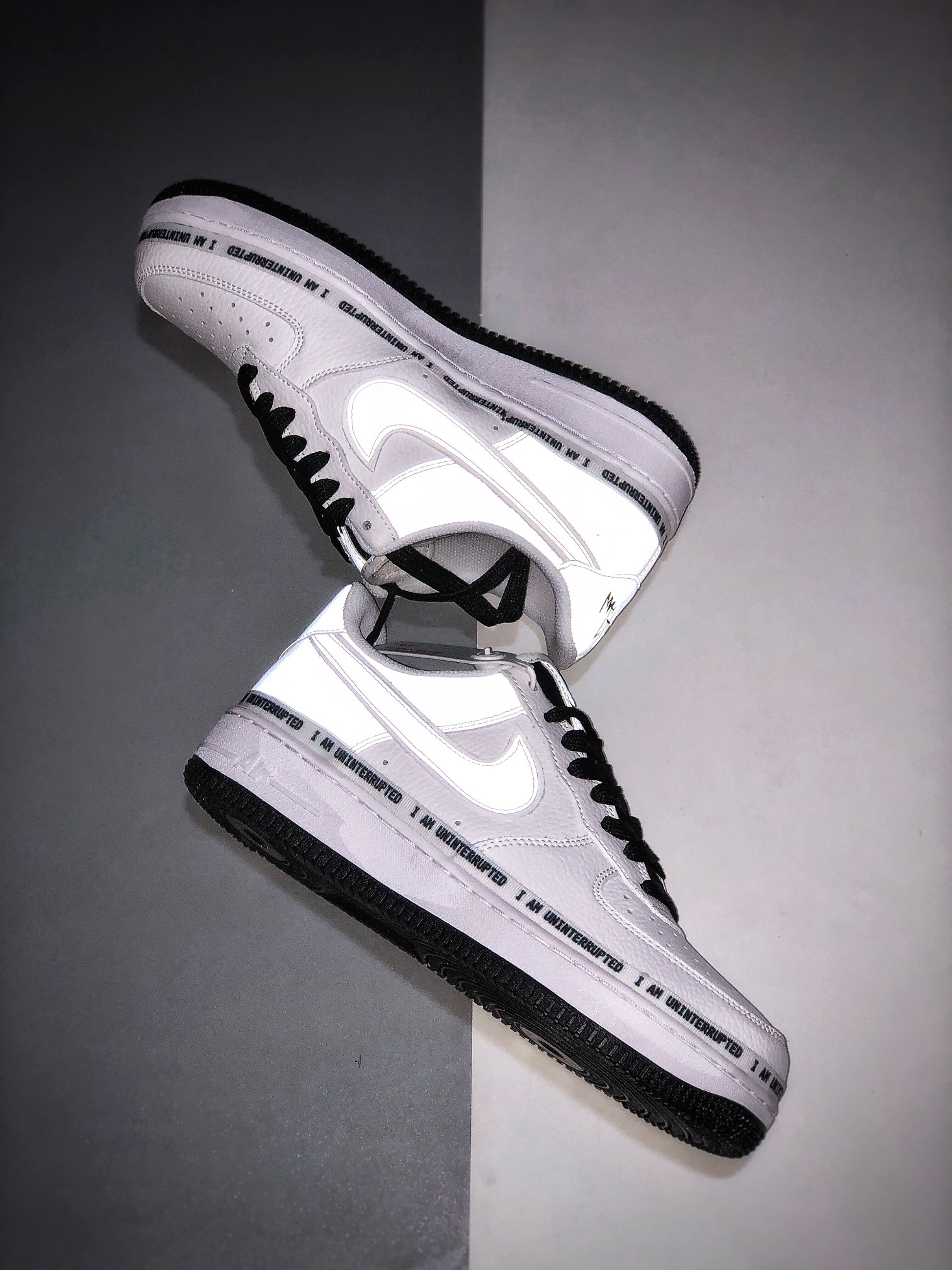 240 NIKE FORCE空军一号运动休闲板鞋   352267-801