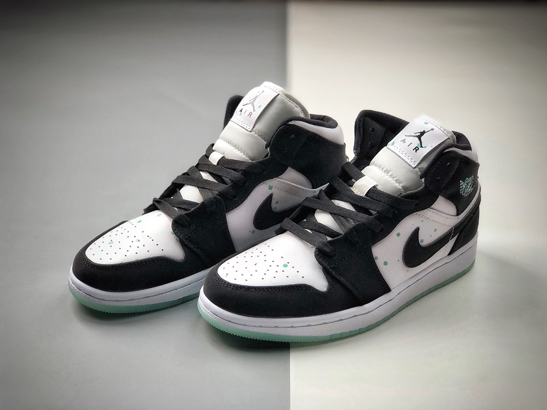 240  Air Jordan 1 Mid “Panda” 中帮 夜光熊猫 AJ1 乔丹1代 BQ6931-103