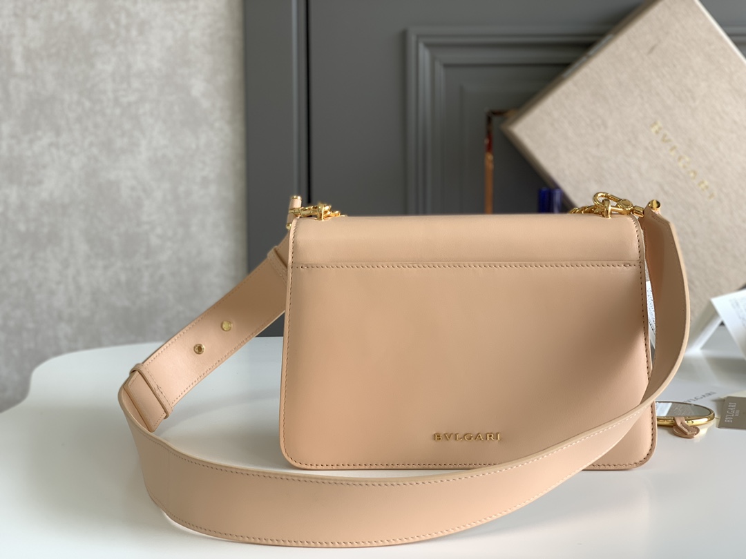 BVLGARI宝格丽蜜桃粉小羊皮肩背包290323