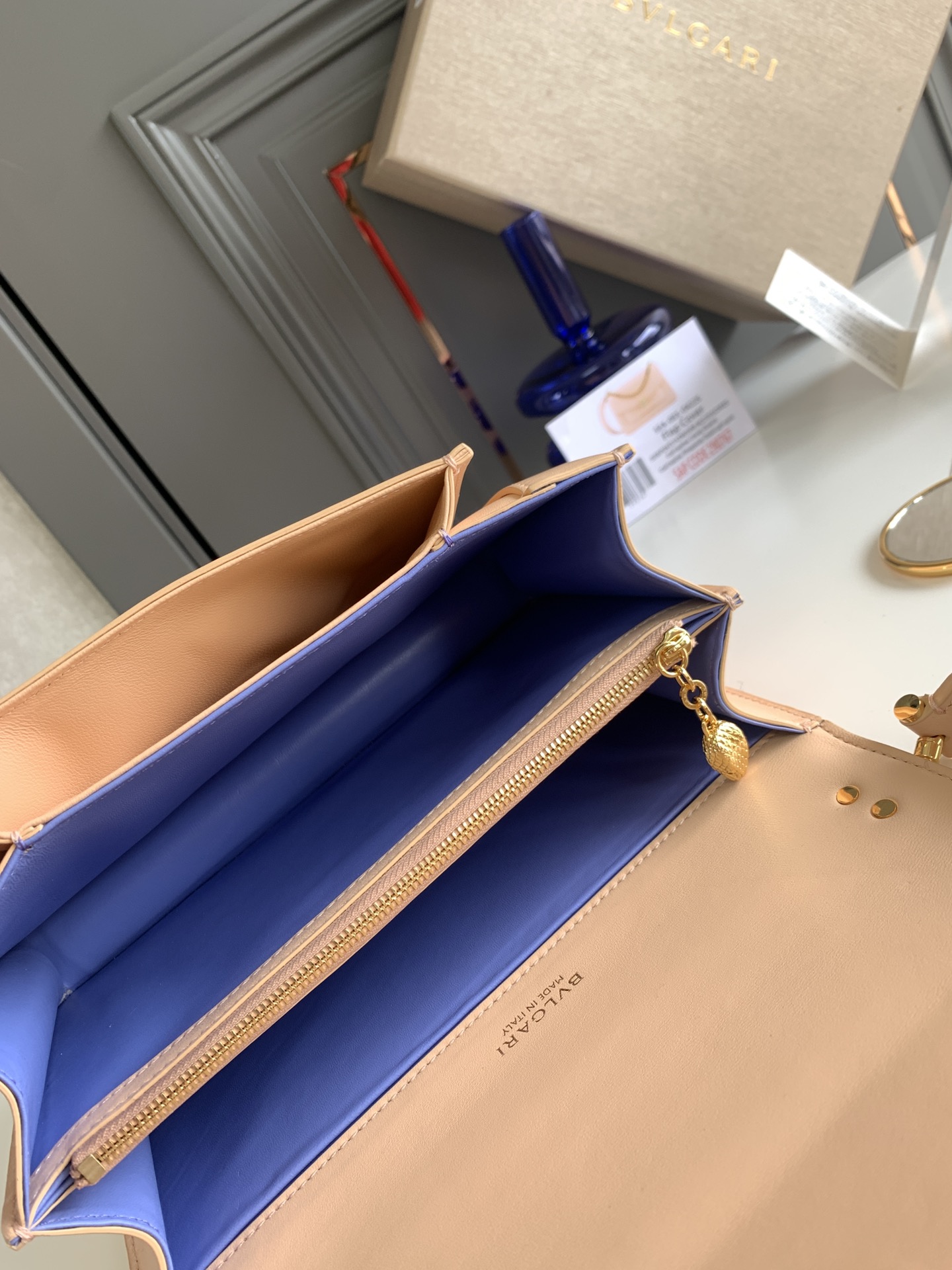 BVLGARI宝格丽蜜桃粉小羊皮肩背包290323