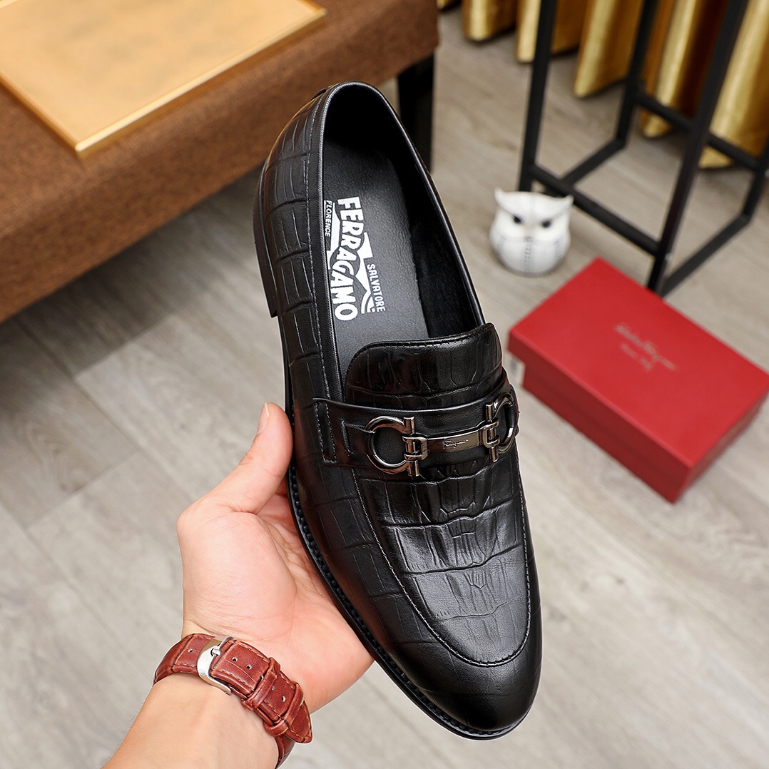 Ferragamo Men's Black Leather Slip-On Loafers with Crocodile Embossed Upper 4 i1618376088 4574 2