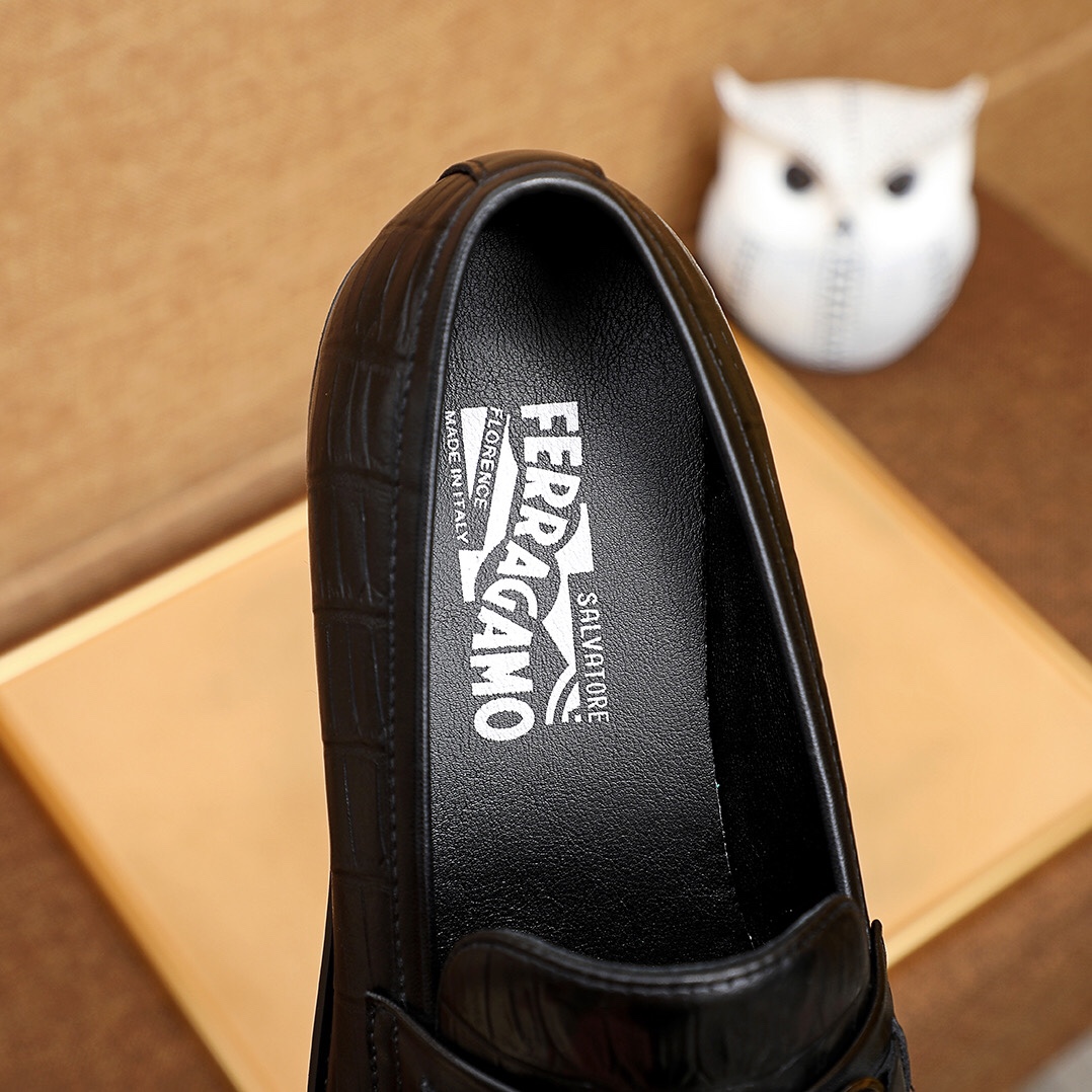 Ferragamo Men's Black Leather Slip-On Loafers with Crocodile Embossed Upper 8 i1618376088 5231 6