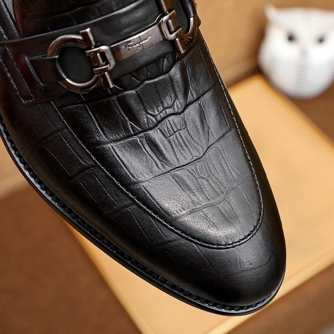 Ferragamo Men's Black Leather Slip-On Loafers with Crocodile Embossed Upper 7 i1618376088 5994 5