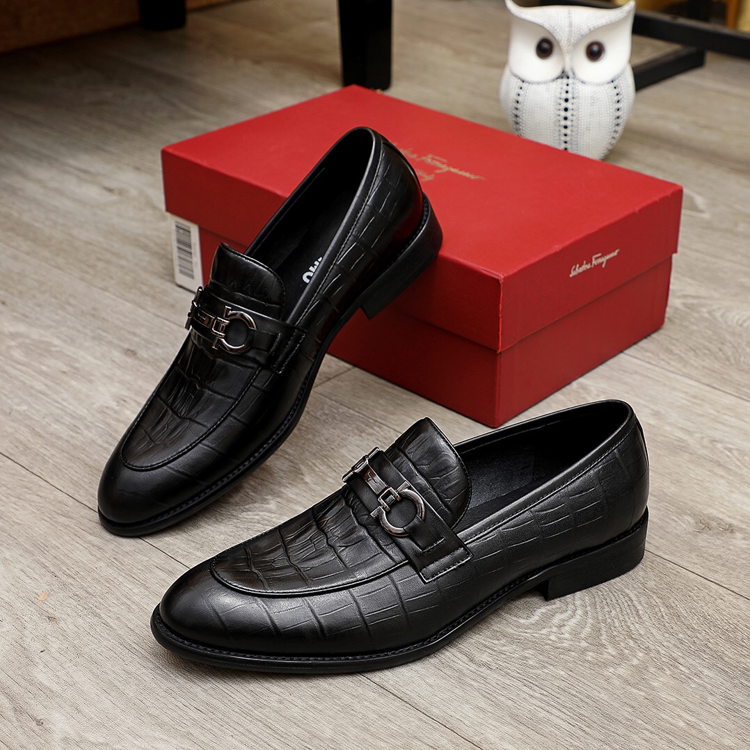 Ferragamo Men's Black Leather Slip-On Loafers with Crocodile Embossed Upper 5 i1618376088 8081 3