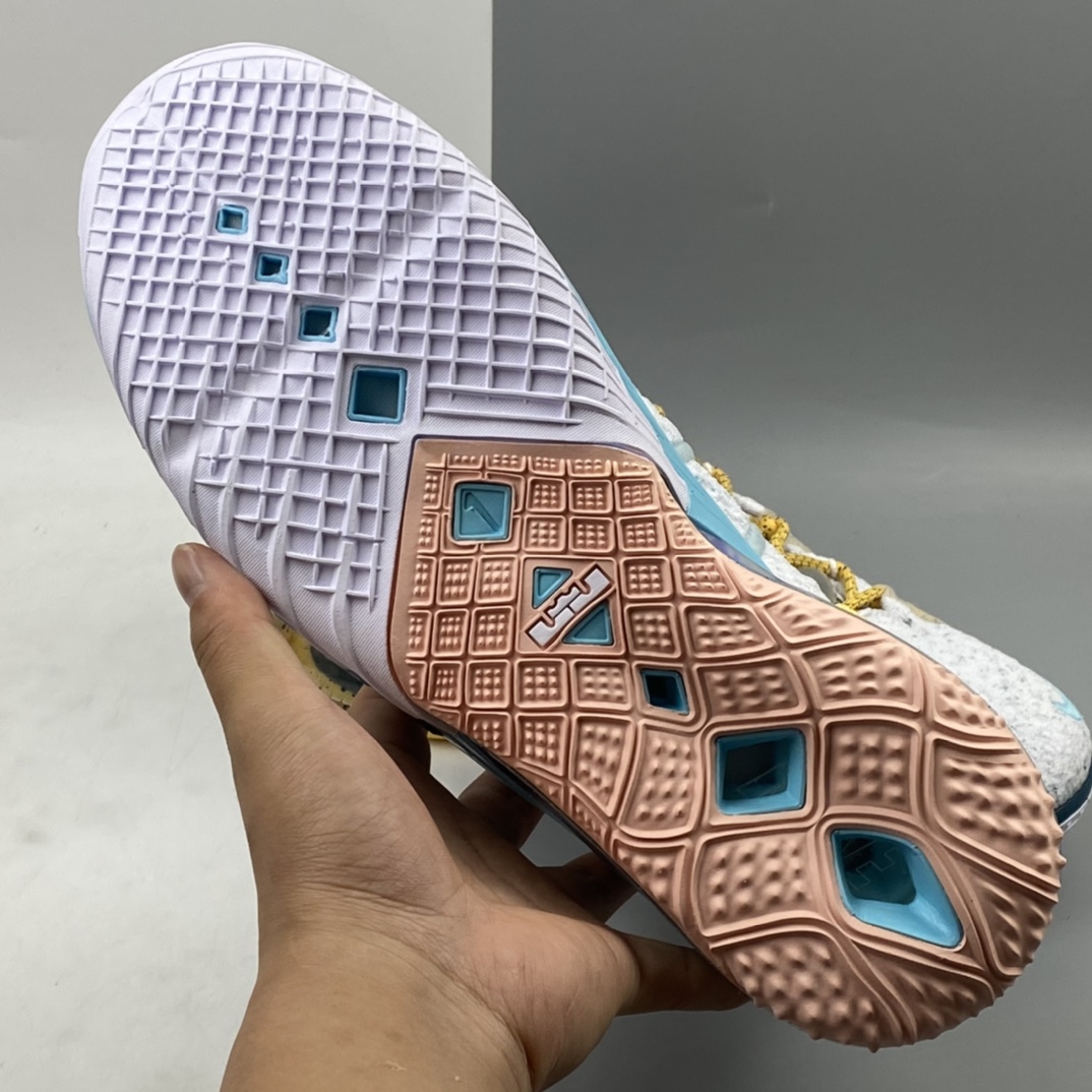 260 Nike Lebron China XVIII EP 勒布朗·詹姆斯18代签名战靴室内实战高帮运动飞织篮球鞋 DB8148-100