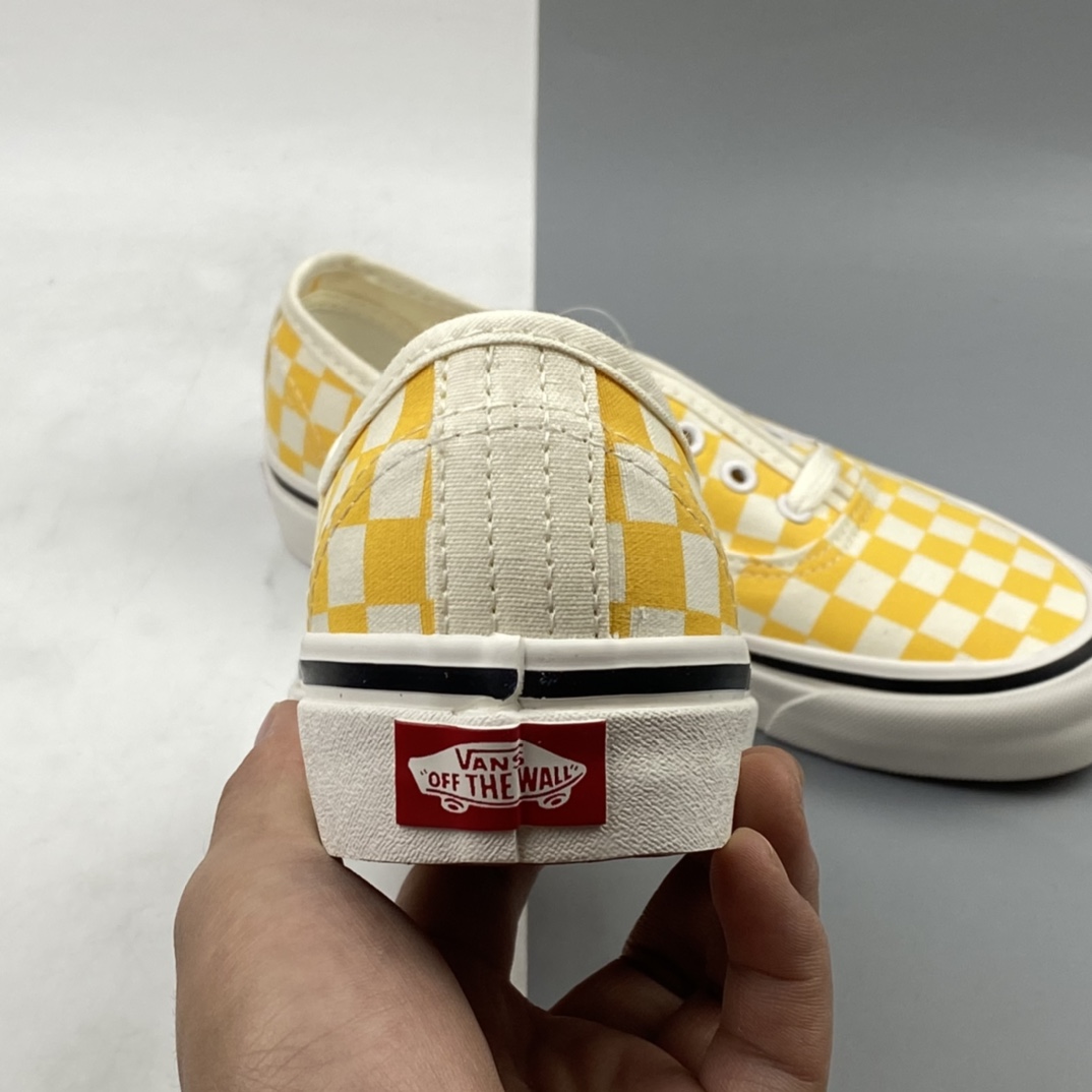 P140 Vans Authentic 经典安娜海姆 橘黄色棋盘格 4孔低帮高端硫化滑板鞋 VN0A54F241P