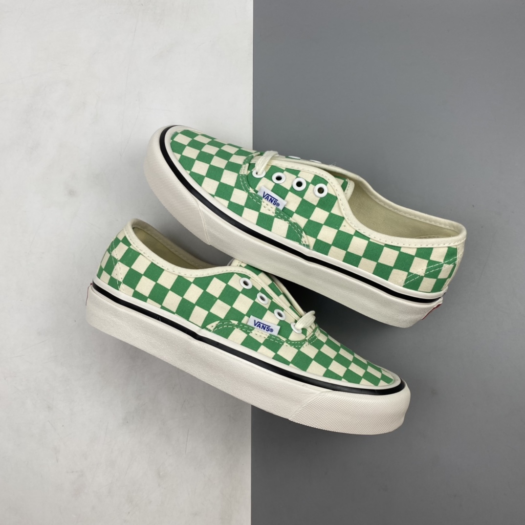 P140 Vans Authentic 经典安娜海姆 奶绿色棋盘格 4孔低帮高端硫化滑板鞋 VN0A54F241H