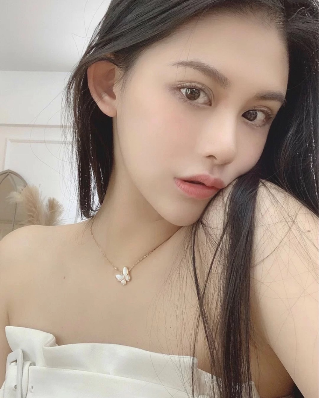 Van Cleef & Arpels ＶＣＡ｜蝴蝶 白贝项链