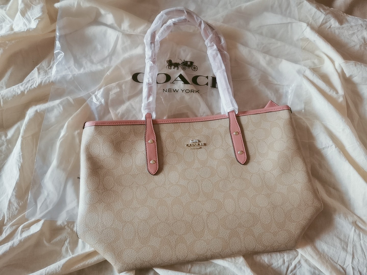 CHANEL/ Pochette shoulder bag beige