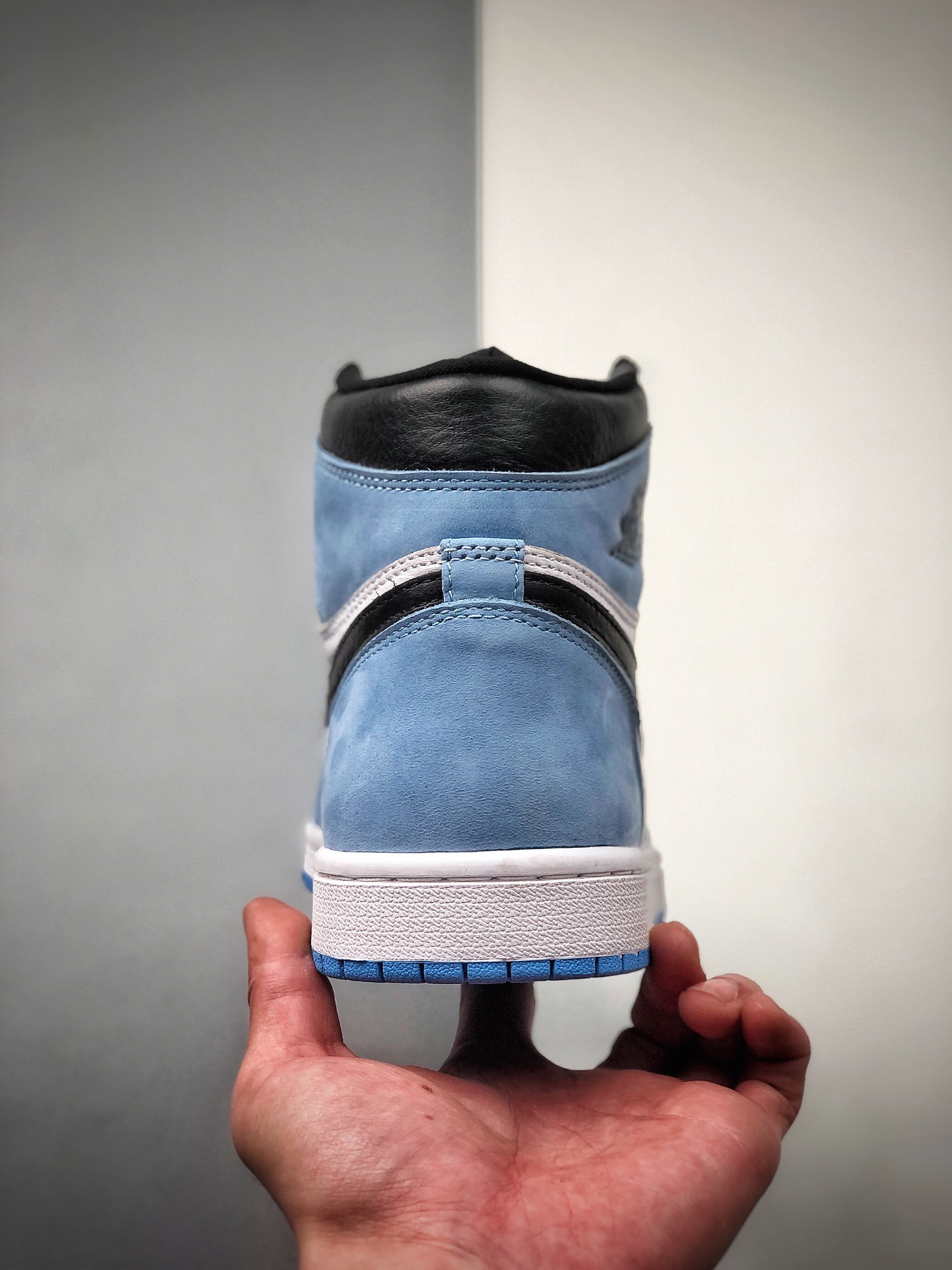 280  Nike Air Jordan 1 Retro High OG”University Blue” YFAJ1代经典复古经典高帮百搭文化篮球鞋“大学蓝北卡蓝黑曜石2.0”  555088-134