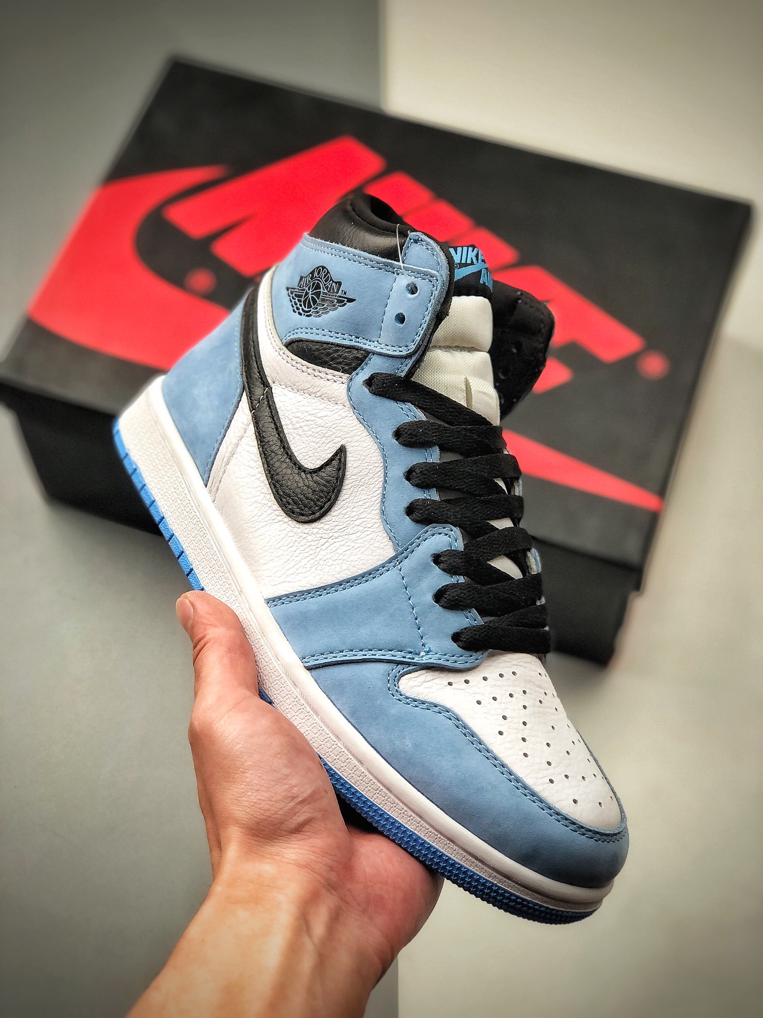 280  Nike Air Jordan 1 Retro High OG”University Blue” YFAJ1代经典复古经典高帮百搭文化篮球鞋“大学蓝北卡蓝黑曜石2.0”  555088-134