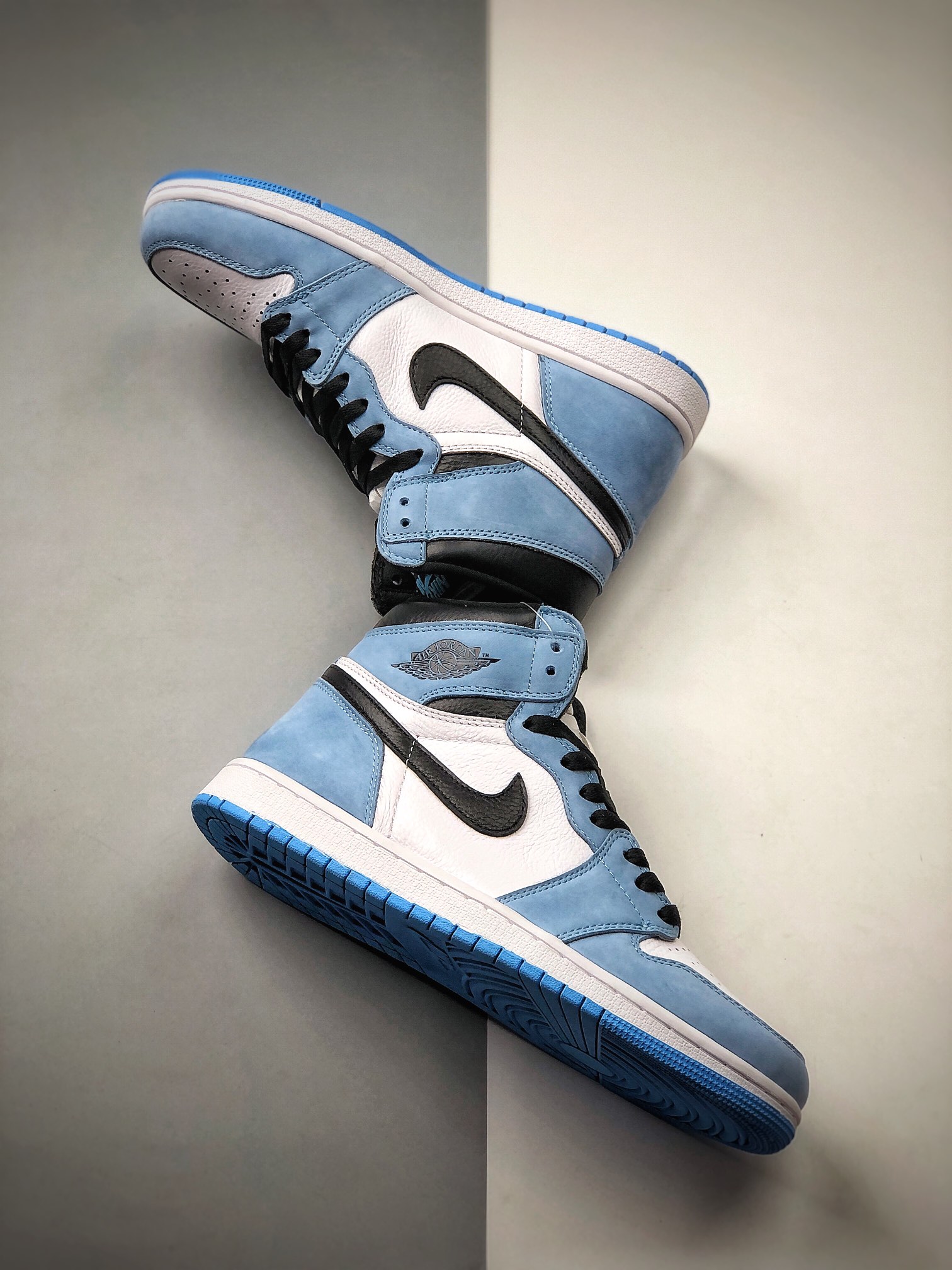 280  Nike Air Jordan 1 Retro High OG”University Blue” YFAJ1代经典复古经典高帮百搭文化篮球鞋“大学蓝北卡蓝黑曜石2.0”  555088-134