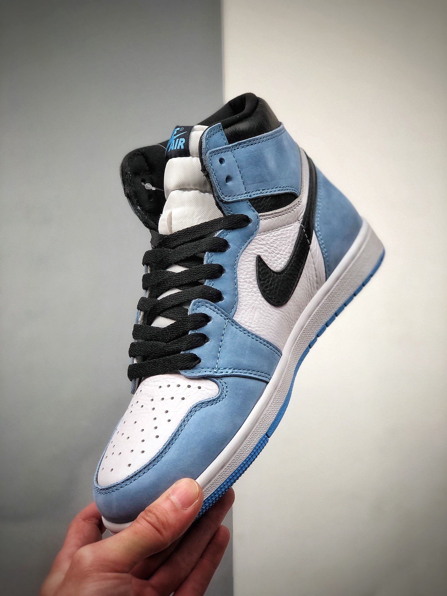 280  Nike Air Jordan 1 Retro High OG”University Blue” YFAJ1代经典复古经典高帮百搭文化篮球鞋“大学蓝北卡蓝黑曜石2.0”  555088-134