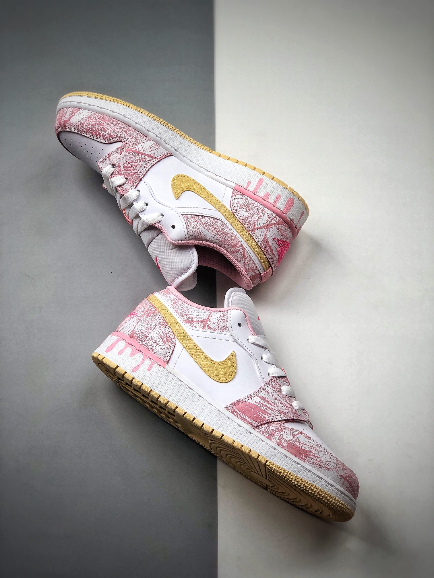 240  纯原Air Jordan 1 Low （GS） 低帮 冰激凌 “孟佳 周雨彤同款”  CW7104-601