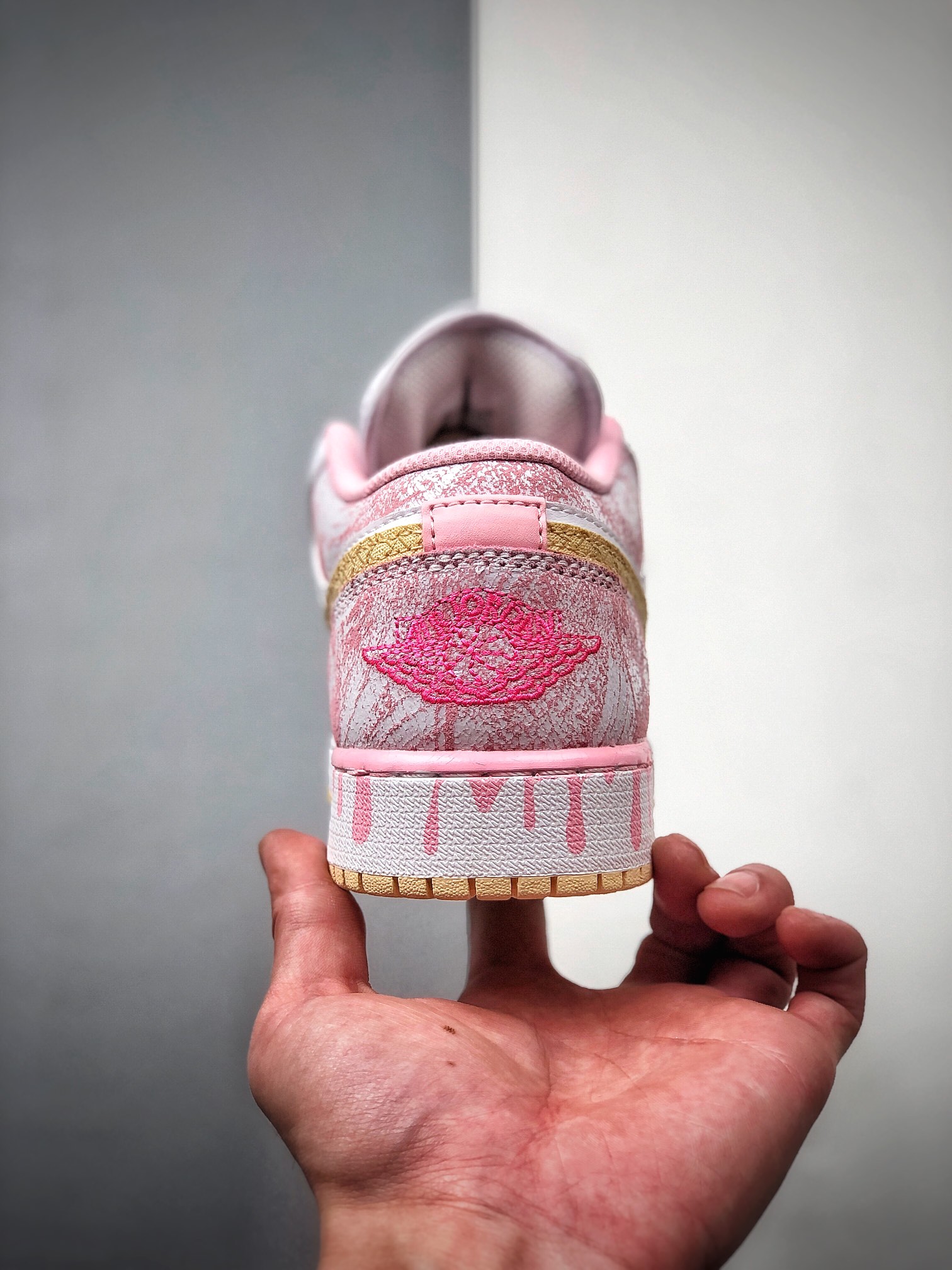 240  纯原Air Jordan 1 Low （GS） 低帮 冰激凌 “孟佳 周雨彤同款”  CW7104-601
