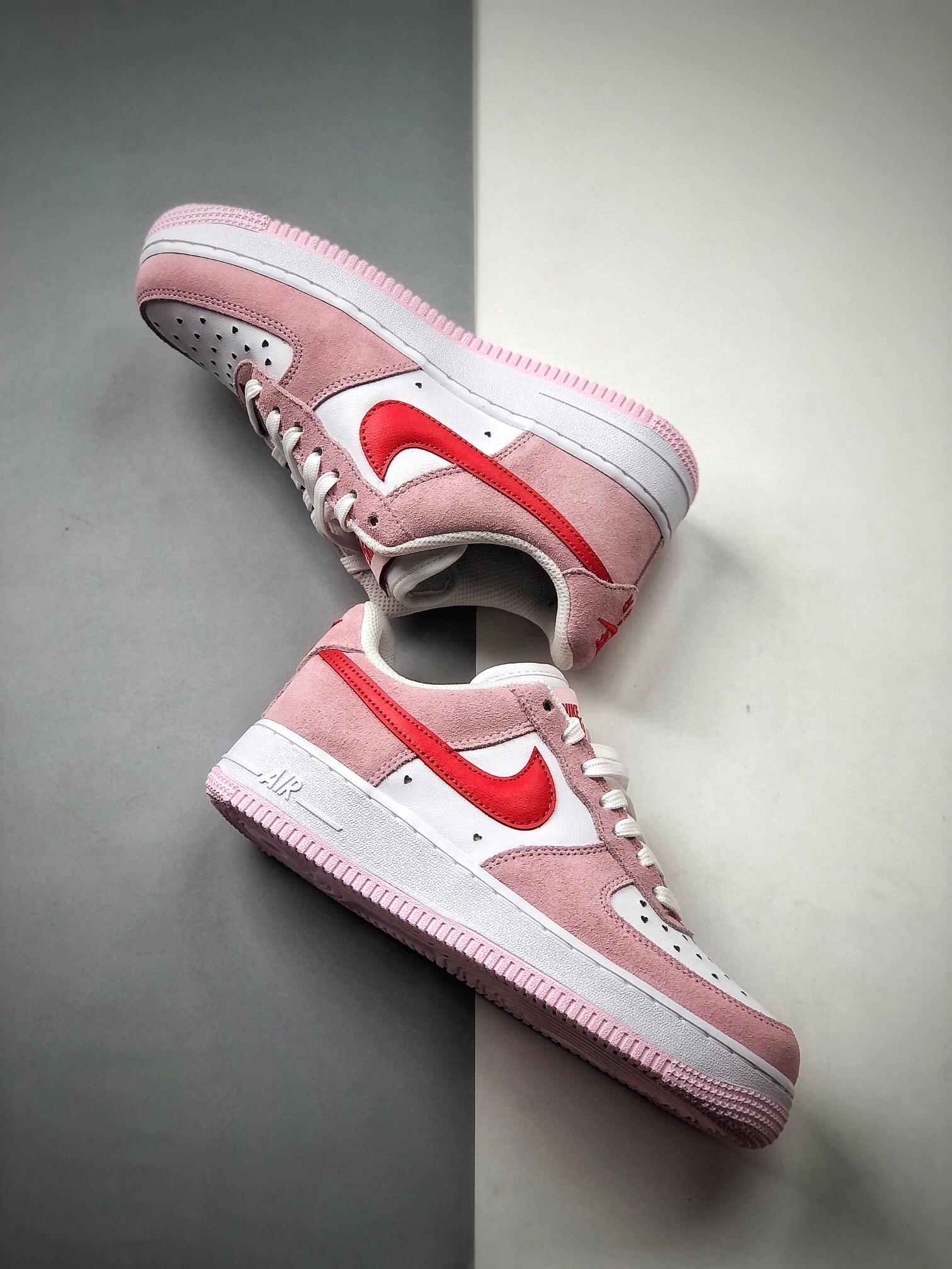 230 NIKE FORCE空军一号运动休闲板鞋   DD3884-600