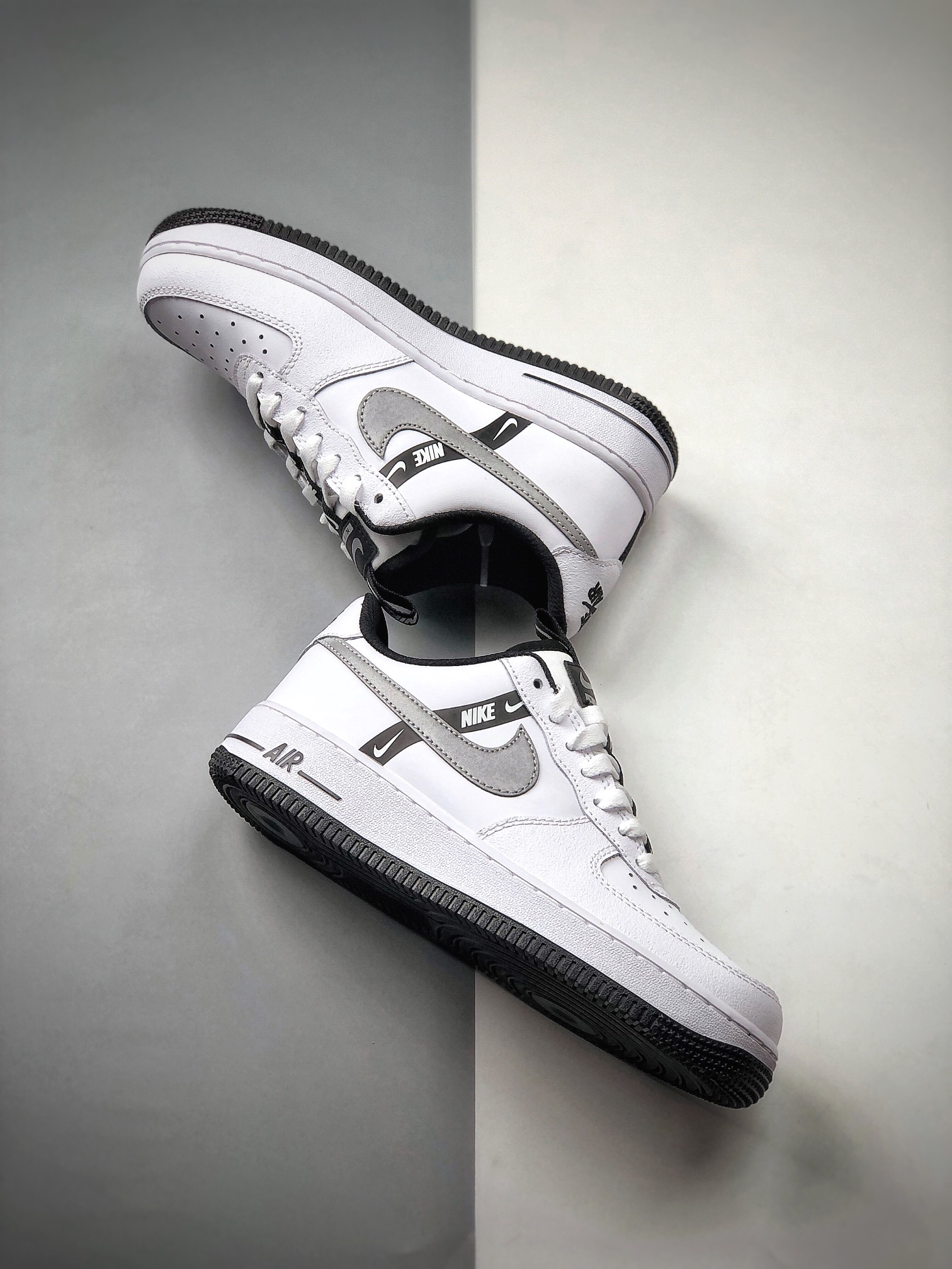 200 NIKE FORCE空军一号运动休闲板鞋   CT4683-100
