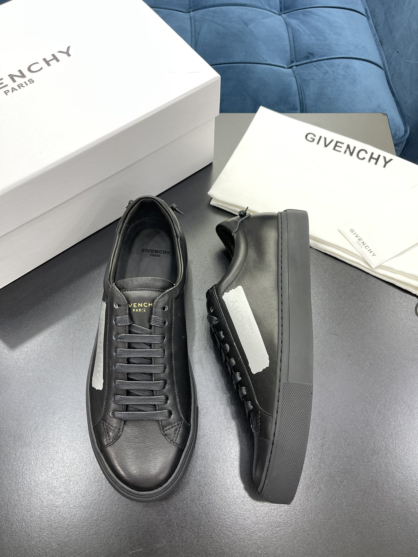 G V new fashion trend sports and casual shoes The upper is made of high-quality