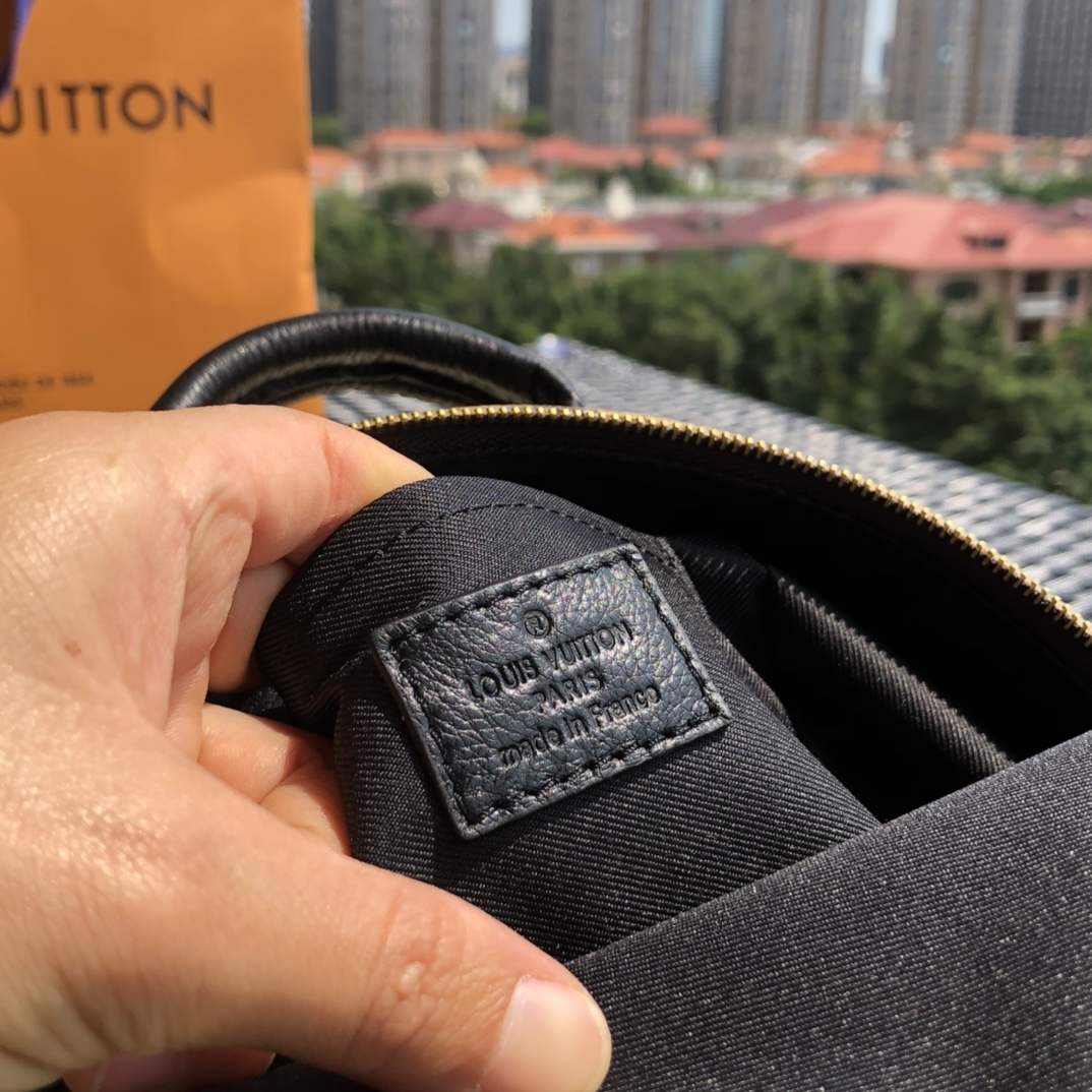 🌼 m44872 尺寸17 x 22 x 10 cm L@V 热卖的拼色🌼PALM S🌼PRINGS 迷