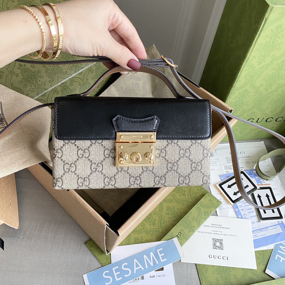 Gucci 652683 Padlock series launches a new mini handbag 18/10/5cm, using colorful leather and canvas materials to create an outstanding look.