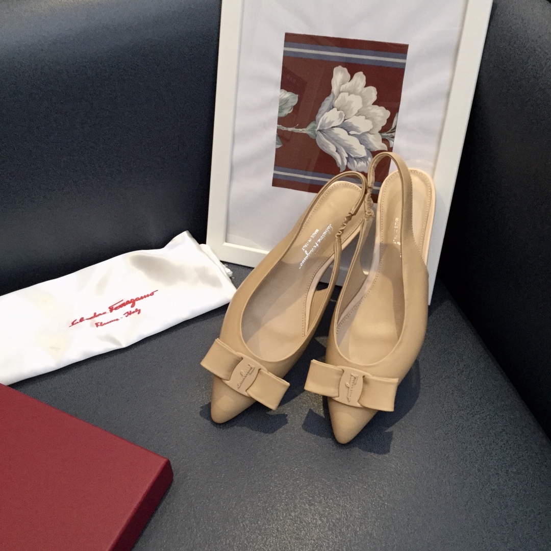 [Salvatore Ferragamo Viva 2.0 Ferragamo lágrima talón abierto zapatos de tacón FILA nueva serie VIVA