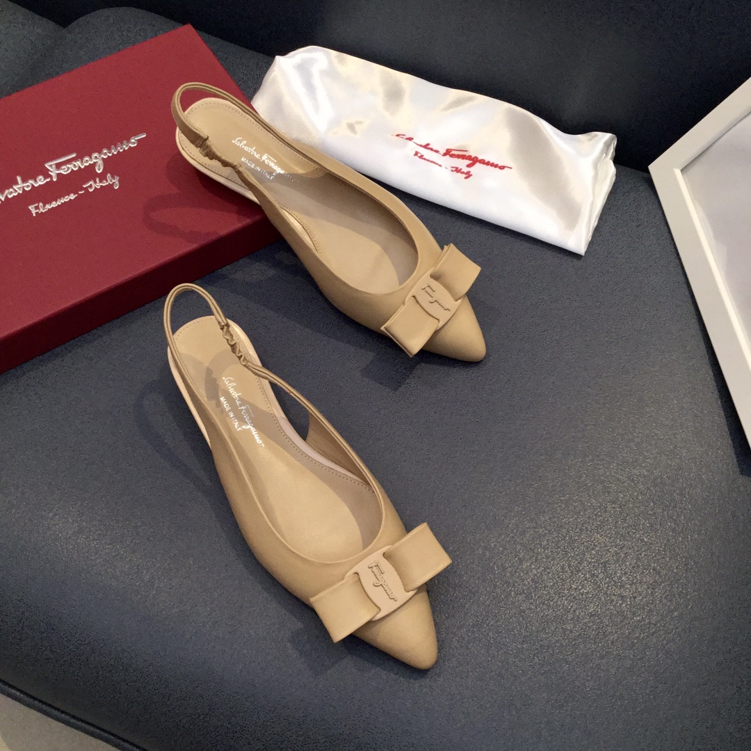 [Salvatore Ferragamo Viva 2.0 Ferragamo lágrima talón abierto zapatos de tacón FILA nueva serie VIVA