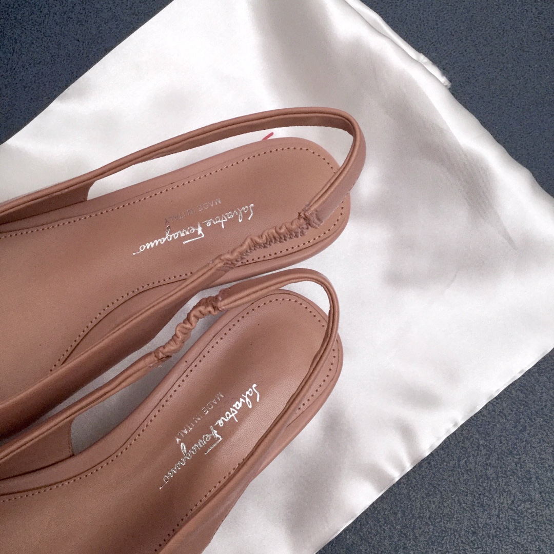 [Salvatore Ferragamo Viva 2.0 Ferragamo lágrima talón abierto zapatos de tacón FILA nueva serie VIVA