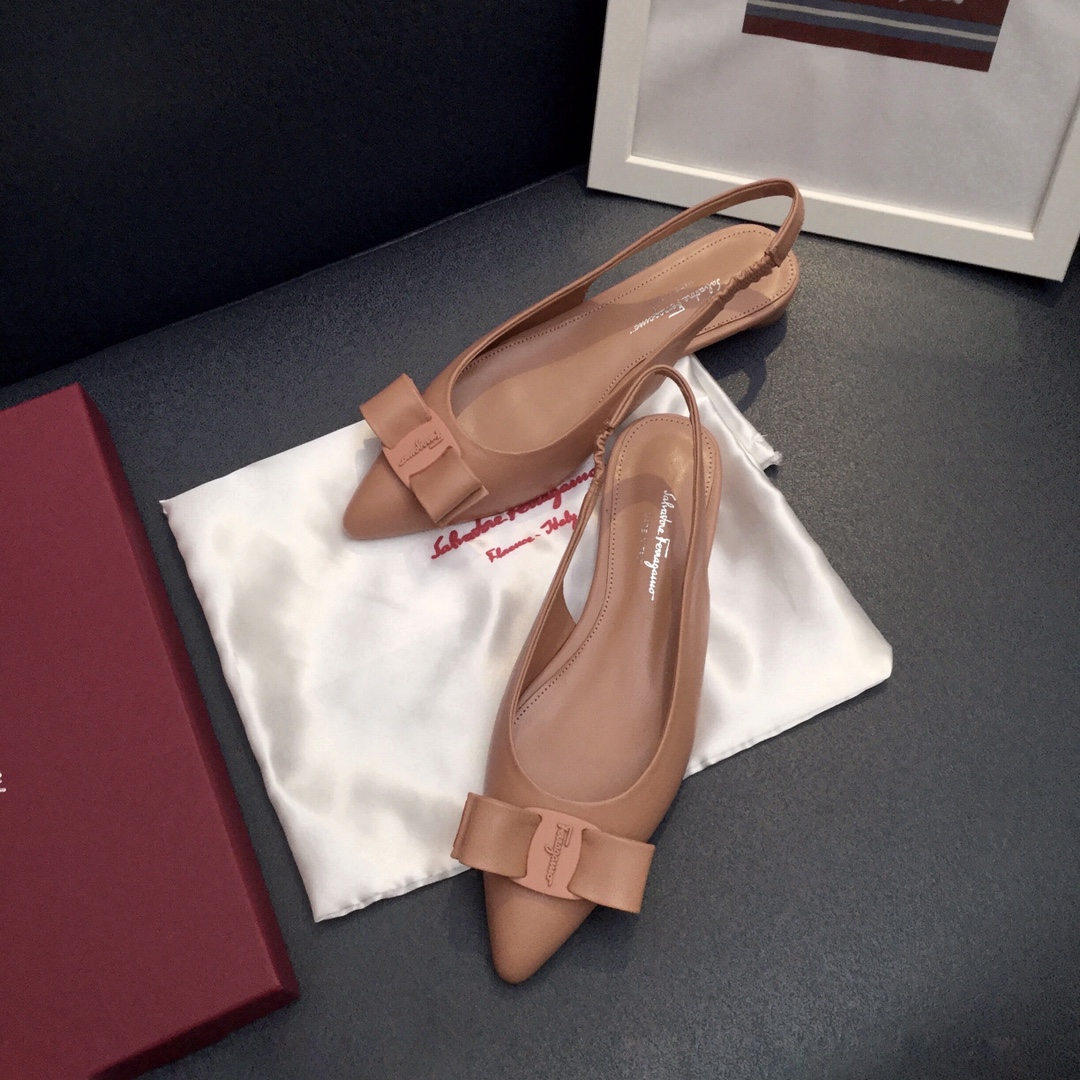 [Salvatore Ferragamo Viva 2.0 Ferragamo lágrima talón abierto zapatos de tacón FILA nueva serie VIVA