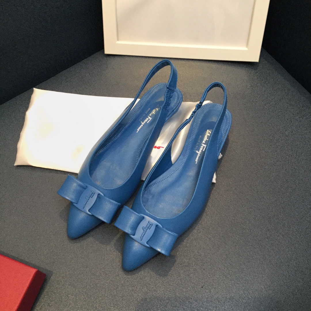 [Salvatore Ferragamo Viva 2.0 Ferragamo lágrima talón abierto zapatos de tacón FILA nueva serie VIVA