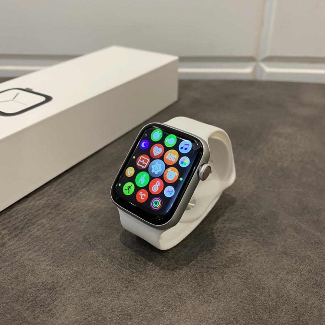 本地放💰160 利润自己加
苹果iWatch6+ 智能手表 ln高配版
全网独家开模 市面最逼近原装的智能手表
全新UI系统升级 支持自定义壁纸 主题‼️
带支付宝支付功能 支持定位查找手表!
独立开发app 多款主题持续更新 免费提供下载!
升级IPS全面屏 屏占比达95% 接近原装!
IP6级别防水 表带跟正品通用 可自由更换!
可打电话 支持血压心率心电血氧体温睡眠监测,支持久坐提醒、信息通知、抬手亮屏等
系统支持多国语言 可供外贸出口!
配件清单# 表盘+硅胶表带+说明书+磁吸充电线
售后保修三个月 外观不磨损 屏幕保护膜不撕开可退换!