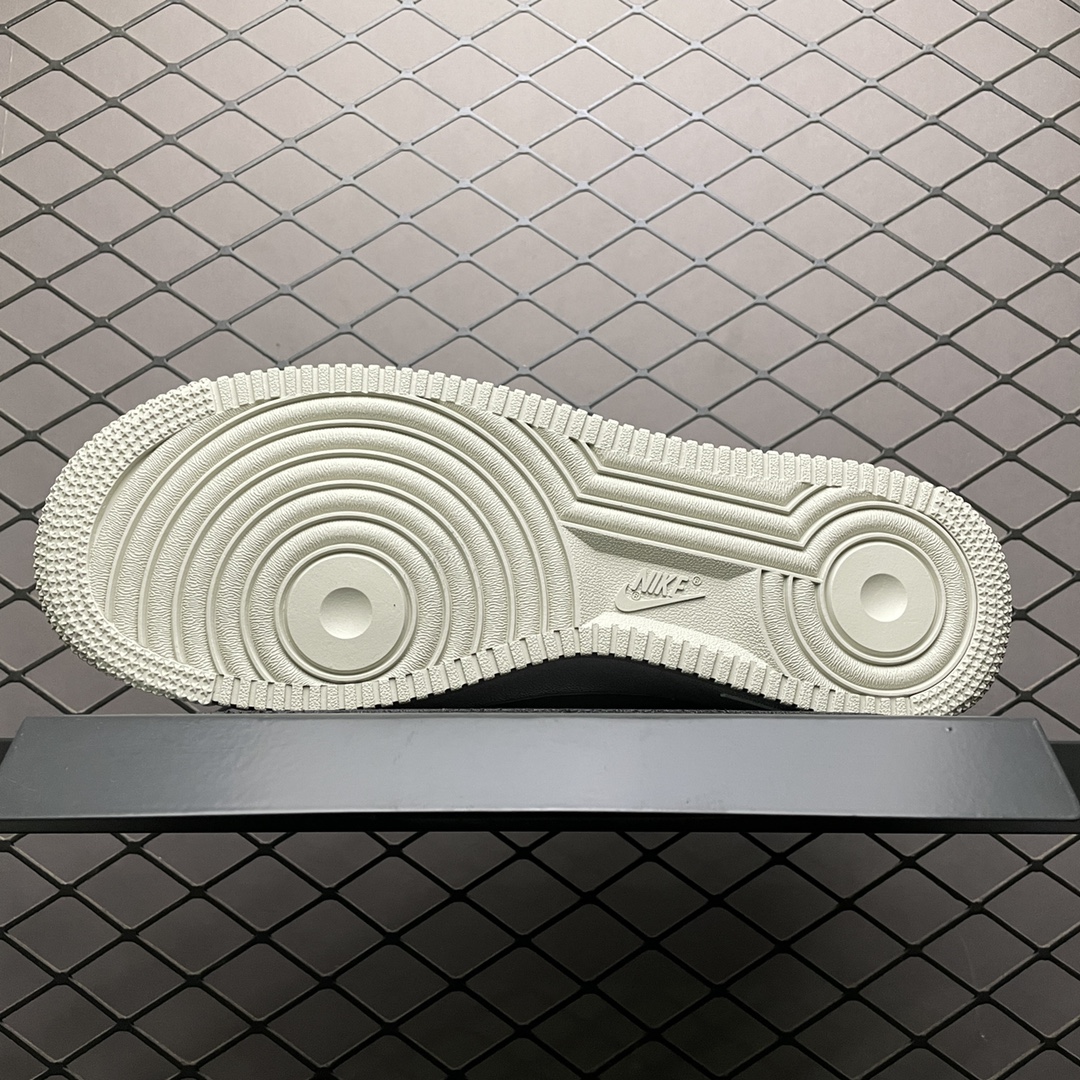 200 NK Air Force 1’07 空军一号低帮运动休闲板鞋 CD6915-104