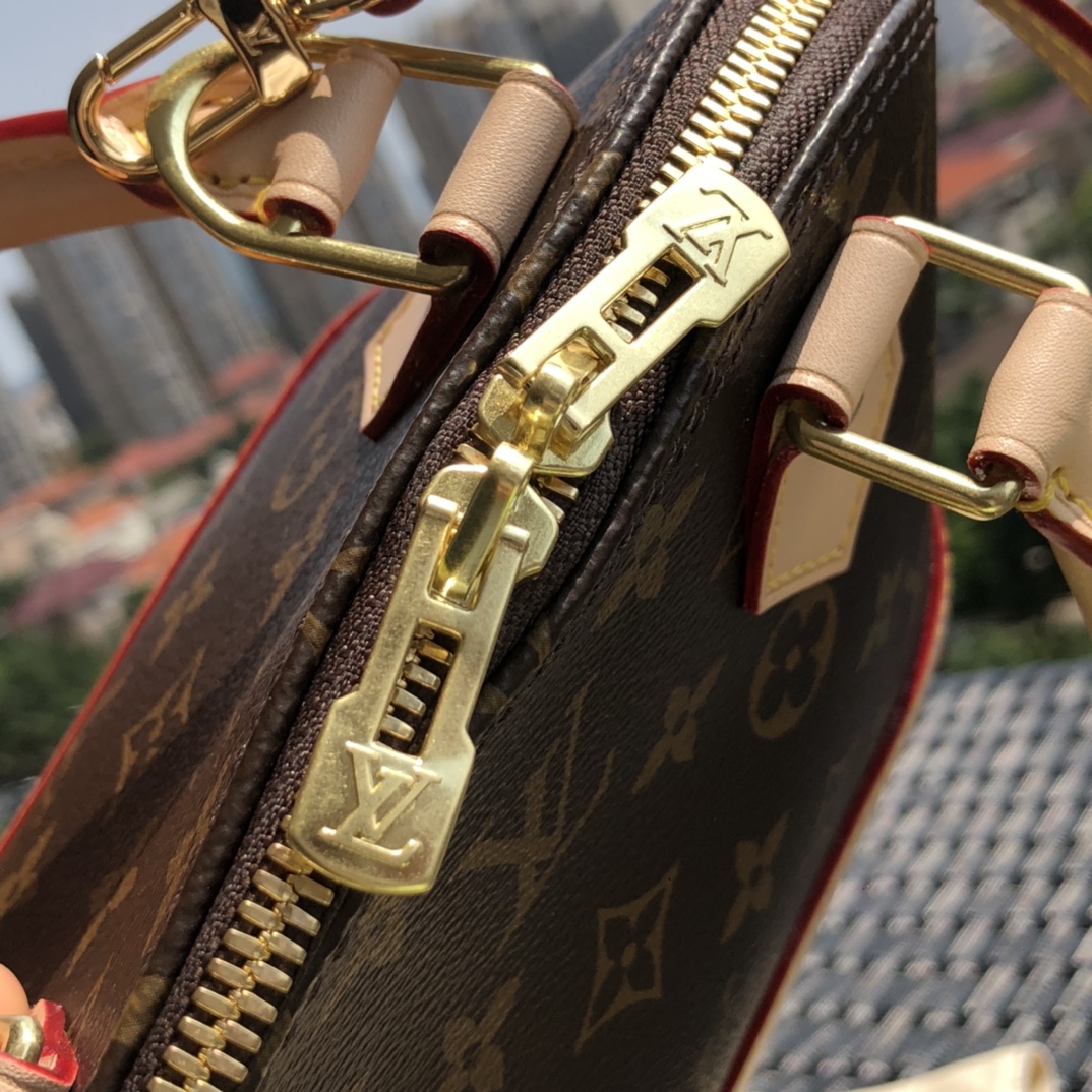 🌼 m53152尺寸23.5*17.5*11.5㎝ 推荐款L*V贝壳BB，这款的销量一直都不错，咱家做代