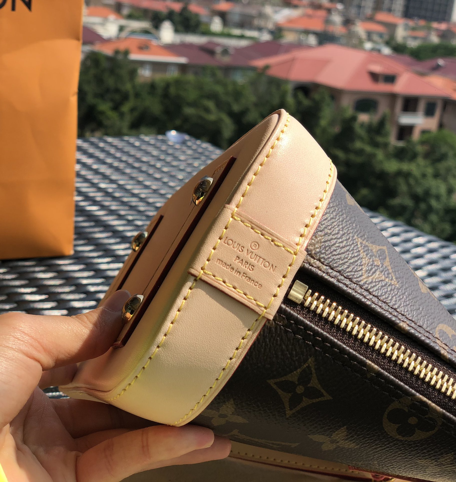 🌼 m53152尺寸23.5*17.5*11.5㎝ 推荐款L*V贝壳BB，这款的销量一直都不错，咱家做代