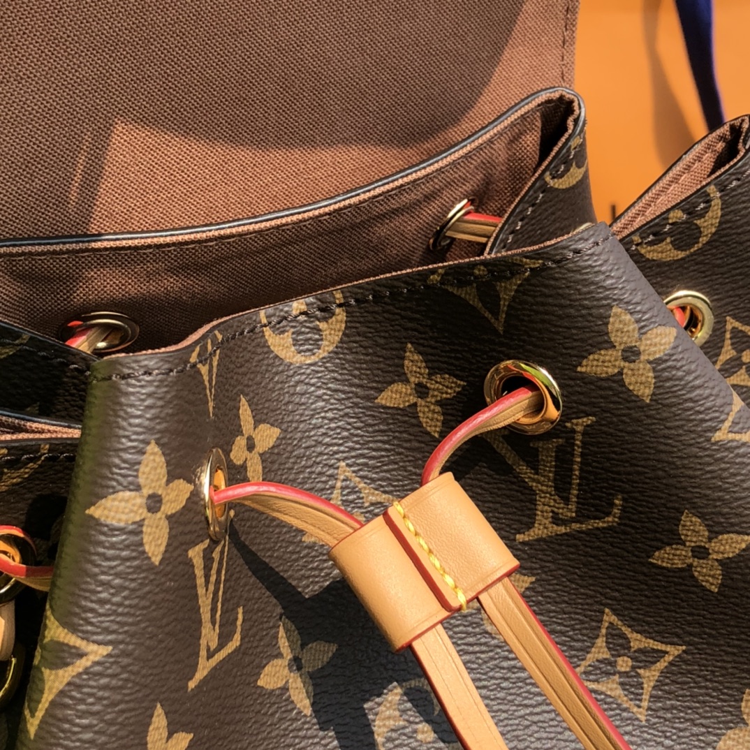 🌼 m45501尺寸27.5*33*14㎝ 正宗境外渠道好货供应！当红MONTSOURIS 小号双肩包现