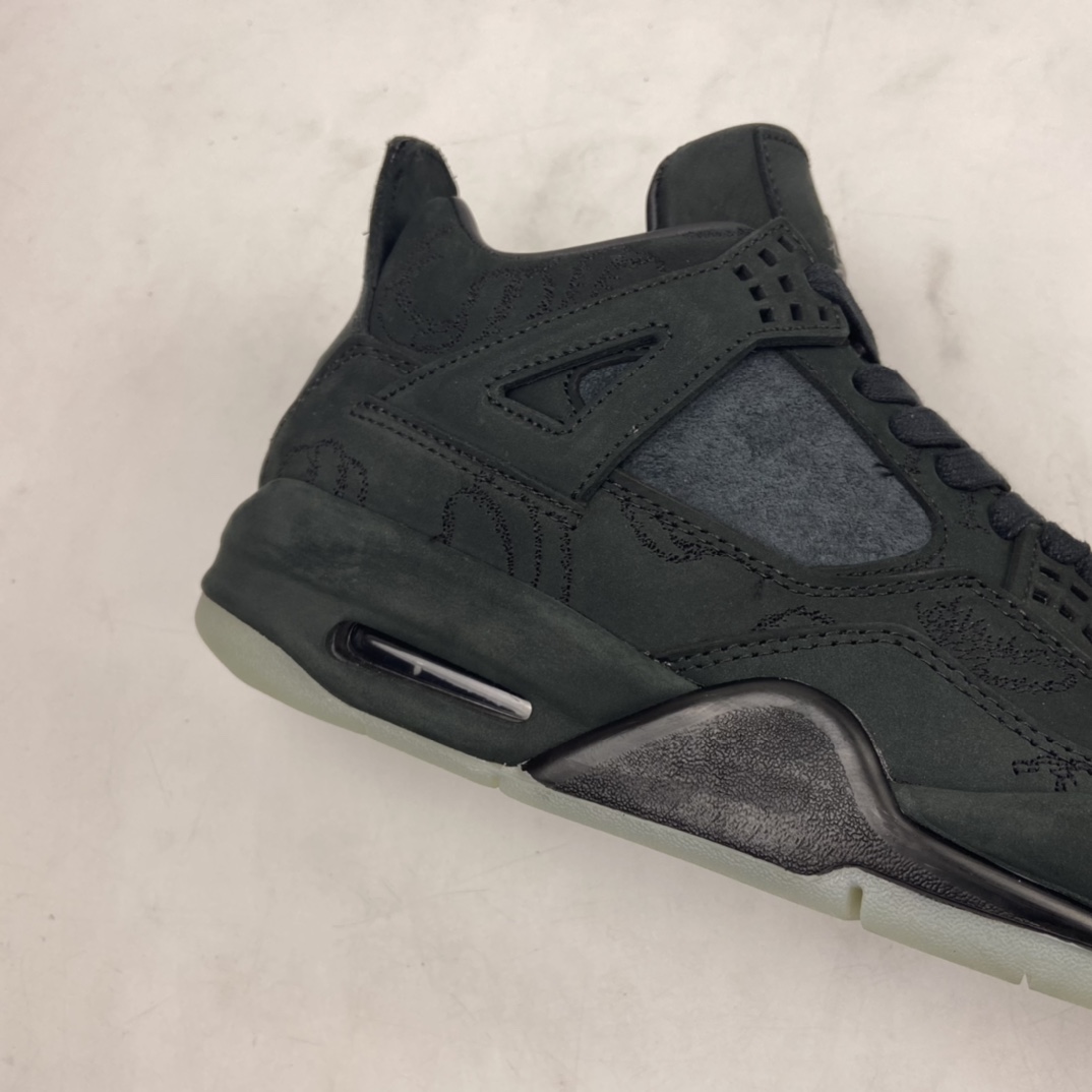 P550 Kaws x Air Jordan 4 Black AJ4 黑麂皮夜光限量联名 930155-001