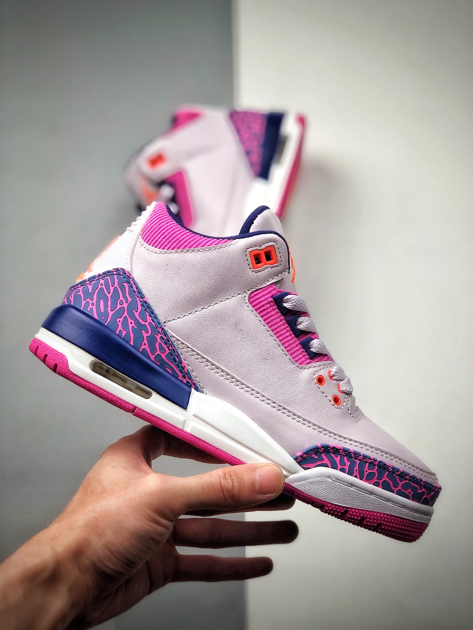 330 乔丹AJ3 爆裂纹粉紫色 Jordan Brand Air Jordan 3 GS。爆裂粉 441140-500