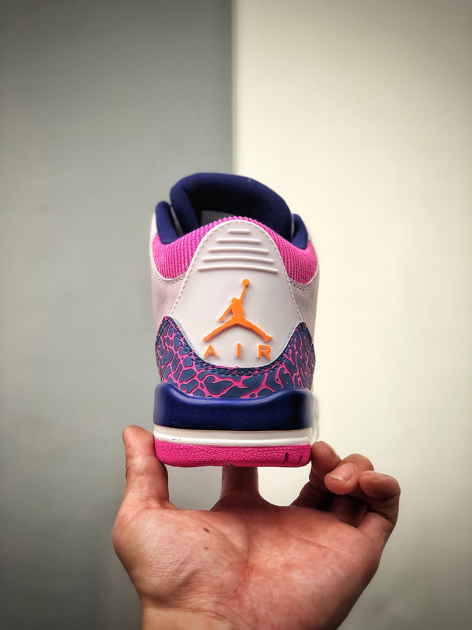 330 乔丹AJ3 爆裂纹粉紫色 Jordan Brand Air Jordan 3 GS。爆裂粉 441140-500