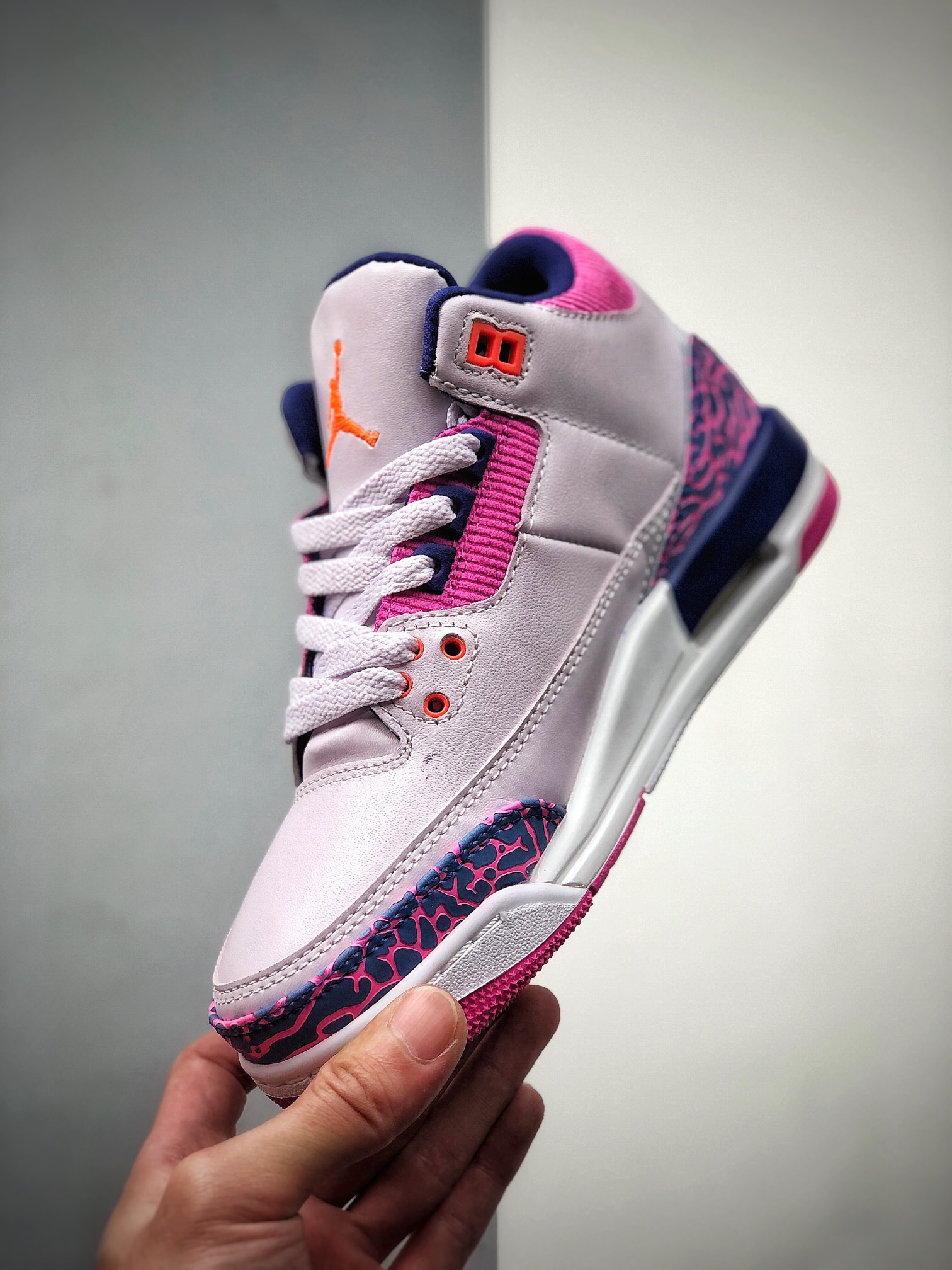 330 乔丹AJ3 爆裂纹粉紫色 Jordan Brand Air Jordan 3 GS。爆裂粉 441140-500